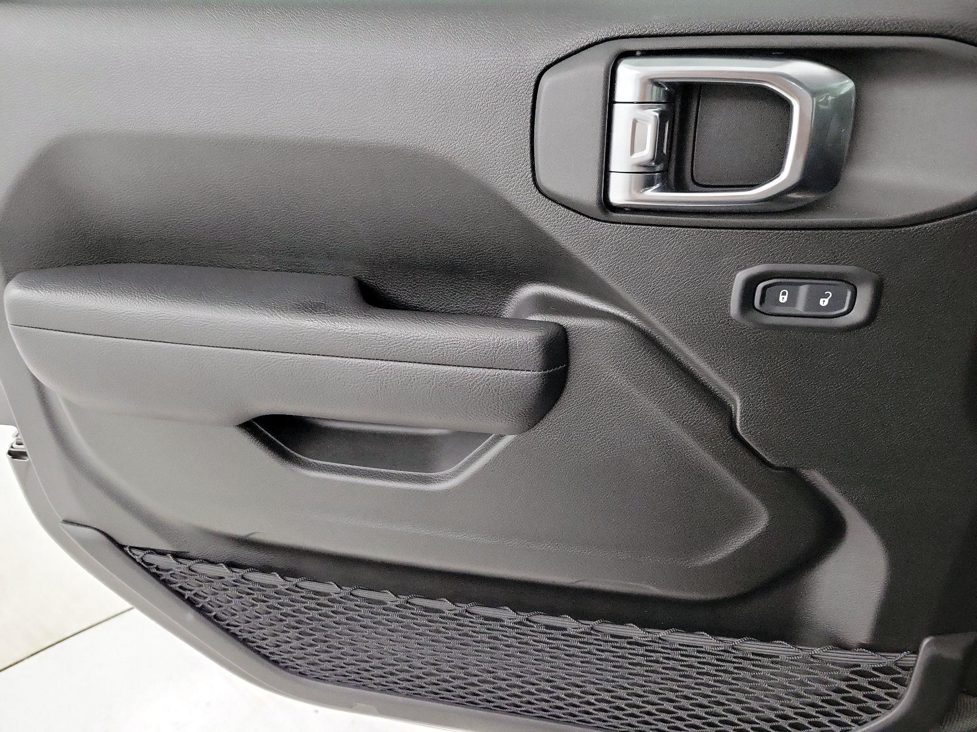 Thumbnail: 2025 Jeep Gladiator - 12