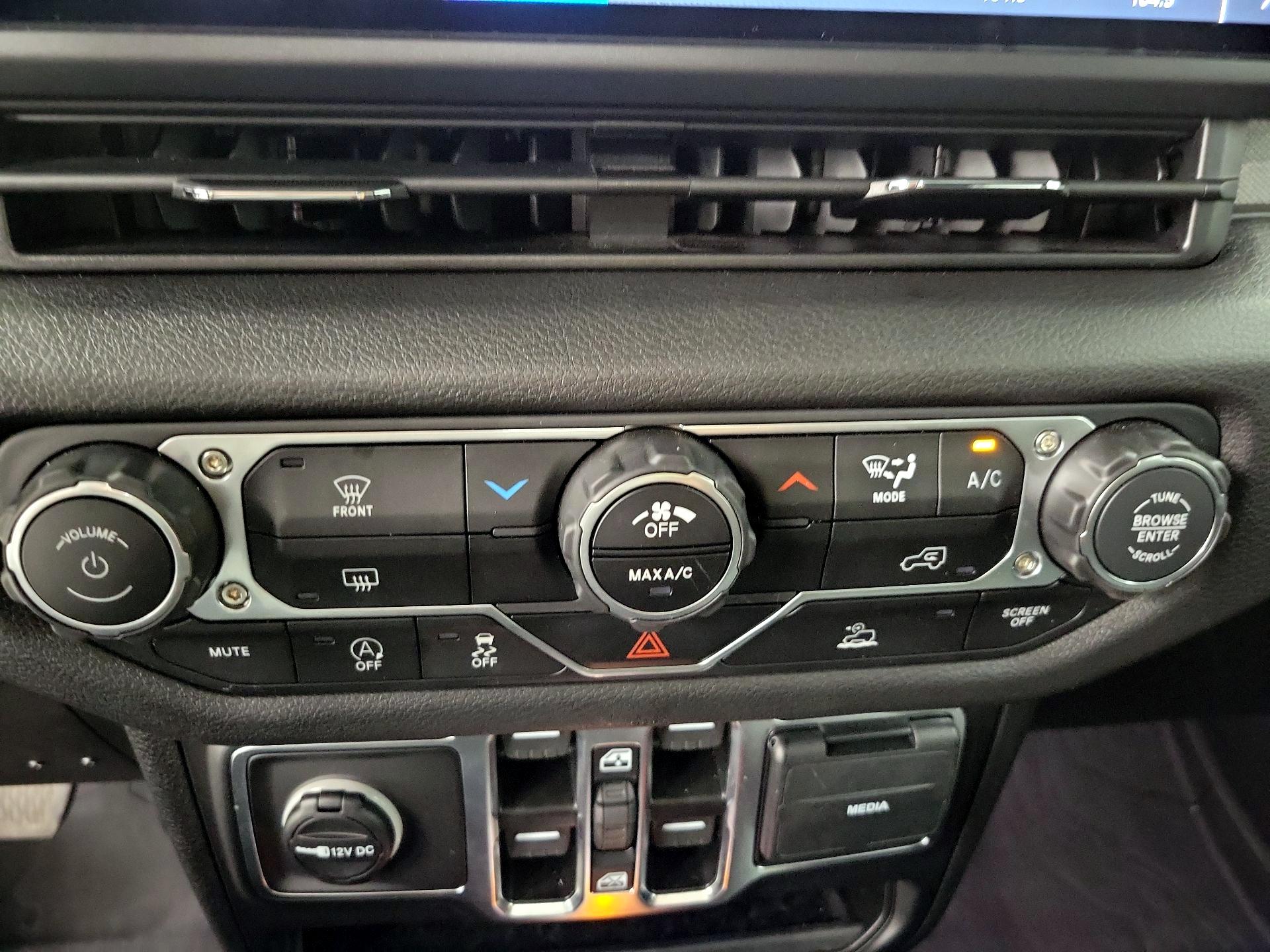 Thumbnail: 2025 Jeep Gladiator - 16