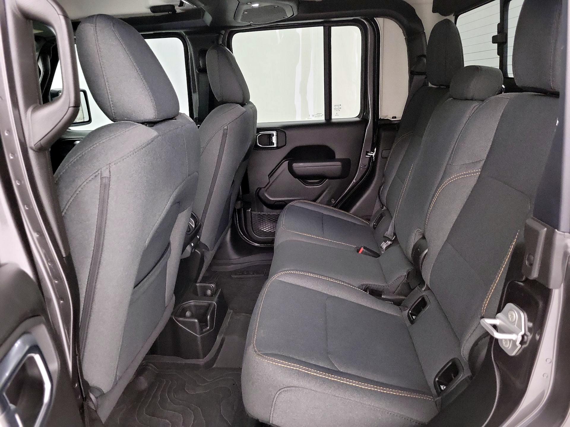 Thumbnail: 2025 Jeep Gladiator - 19