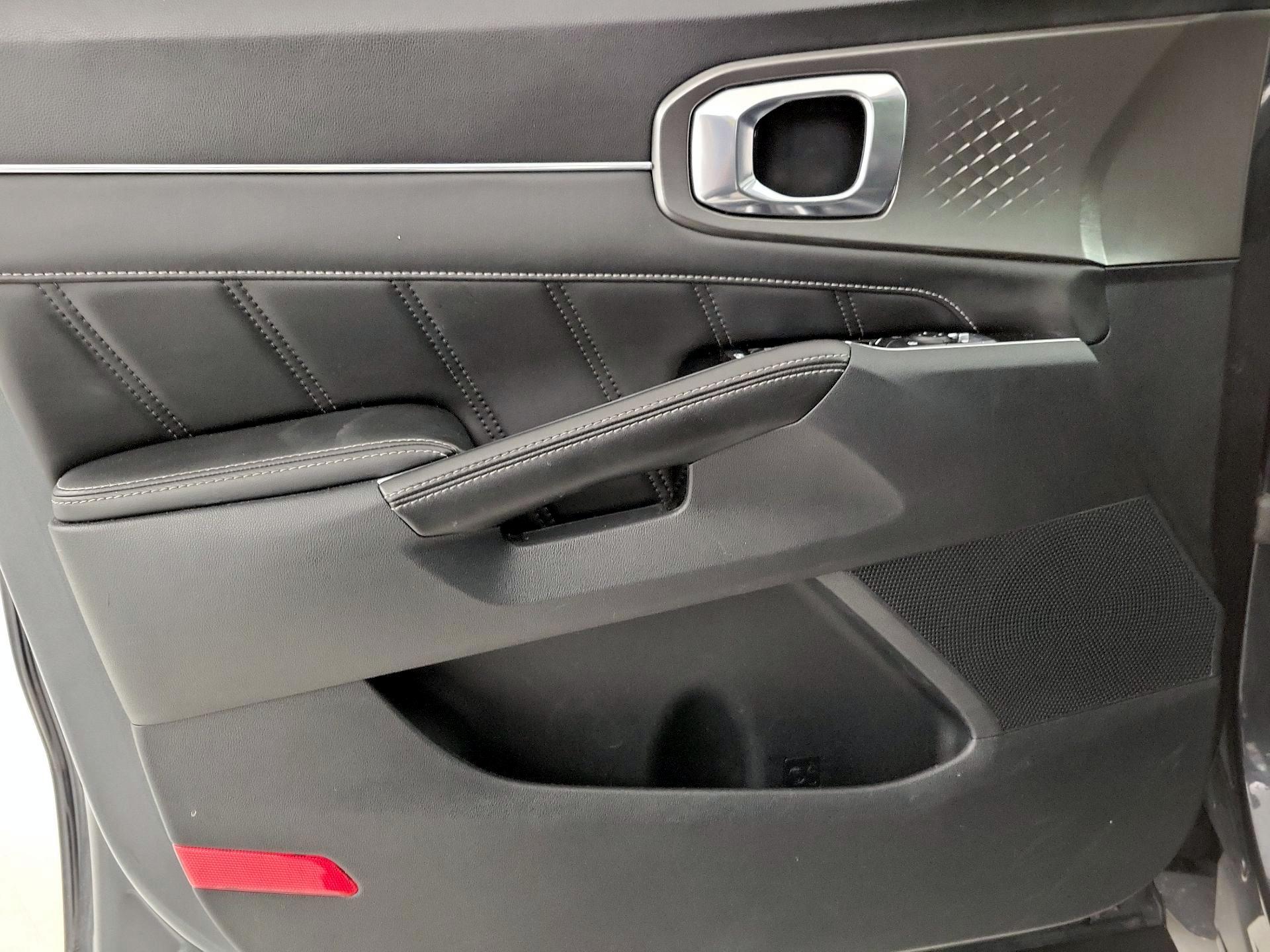 Thumbnail: 2023 Kia Sorento - 12