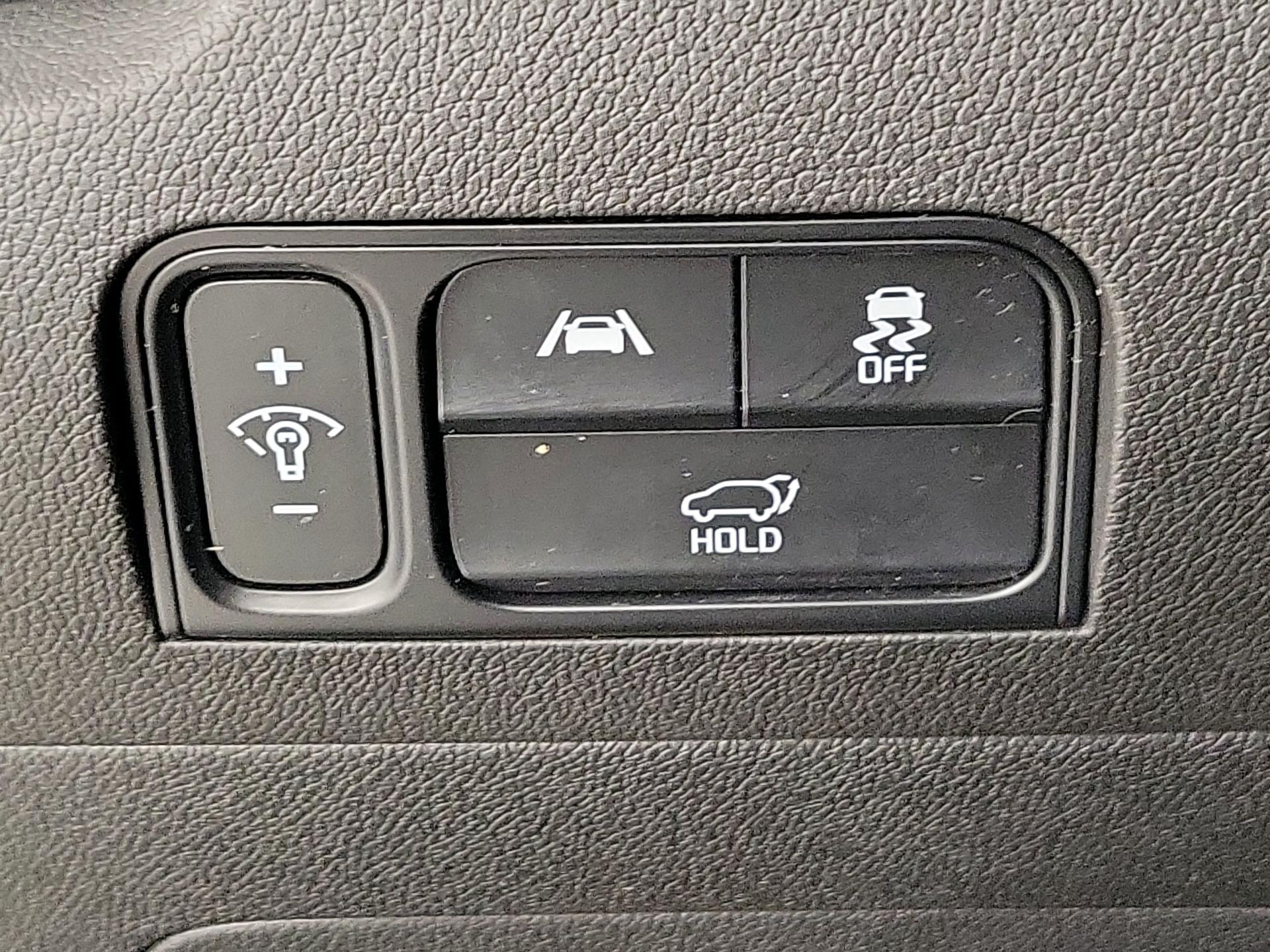 Thumbnail: 2023 Kia Sorento - 13