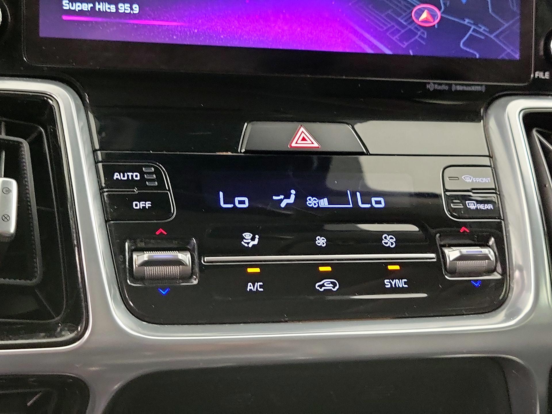 Thumbnail: 2023 Kia Sorento - 17