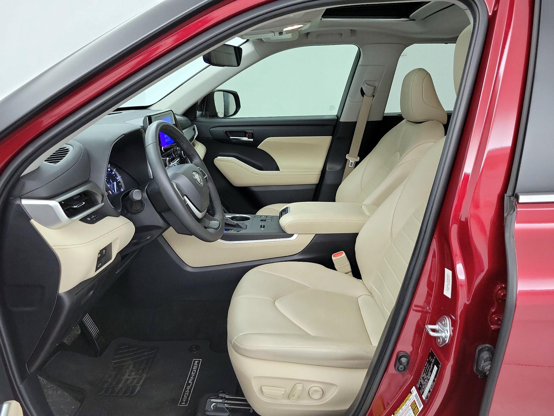 Thumbnail: 2024 Toyota Highlander - 11