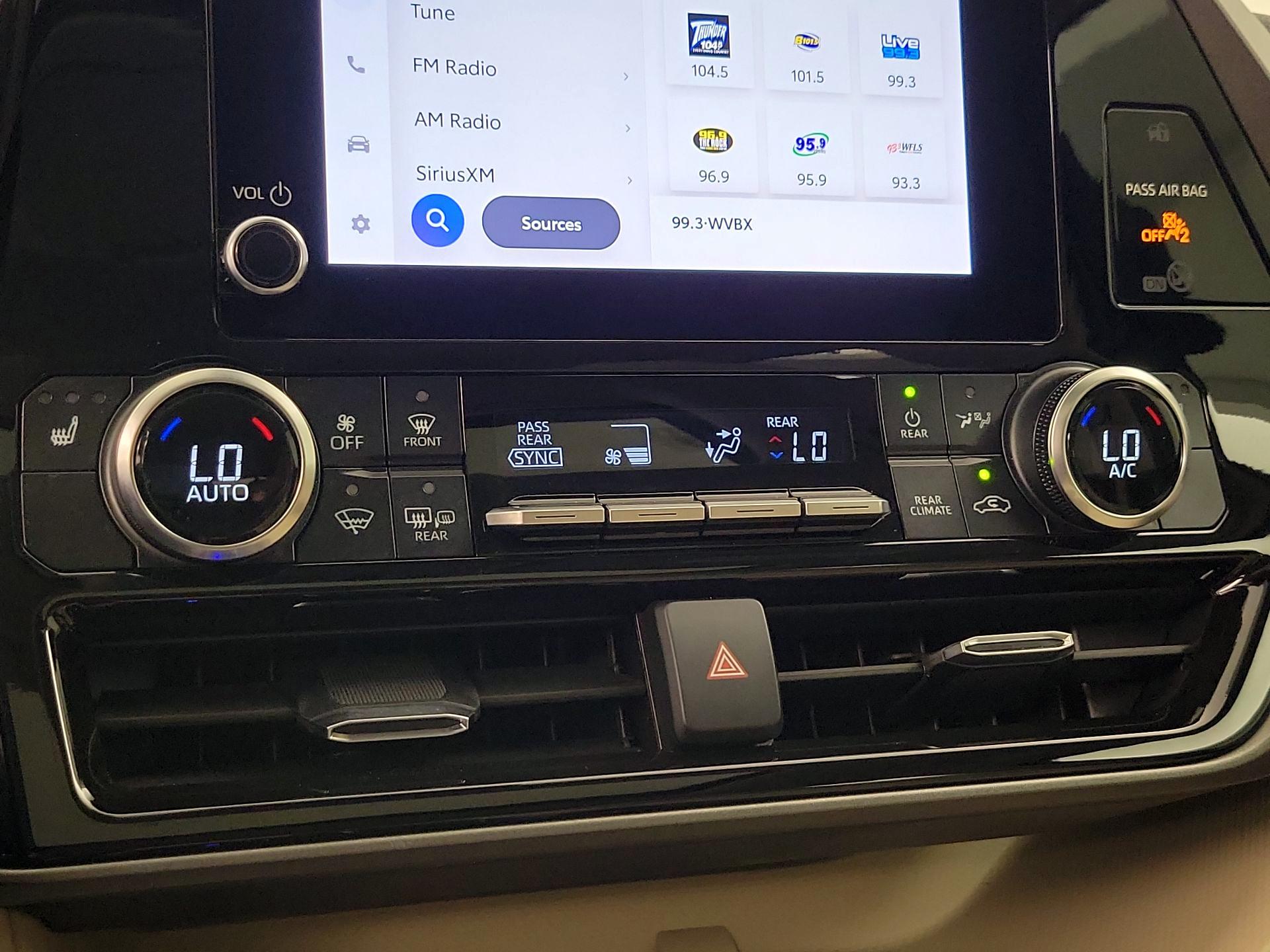 Thumbnail: 2024 Toyota Highlander - 16