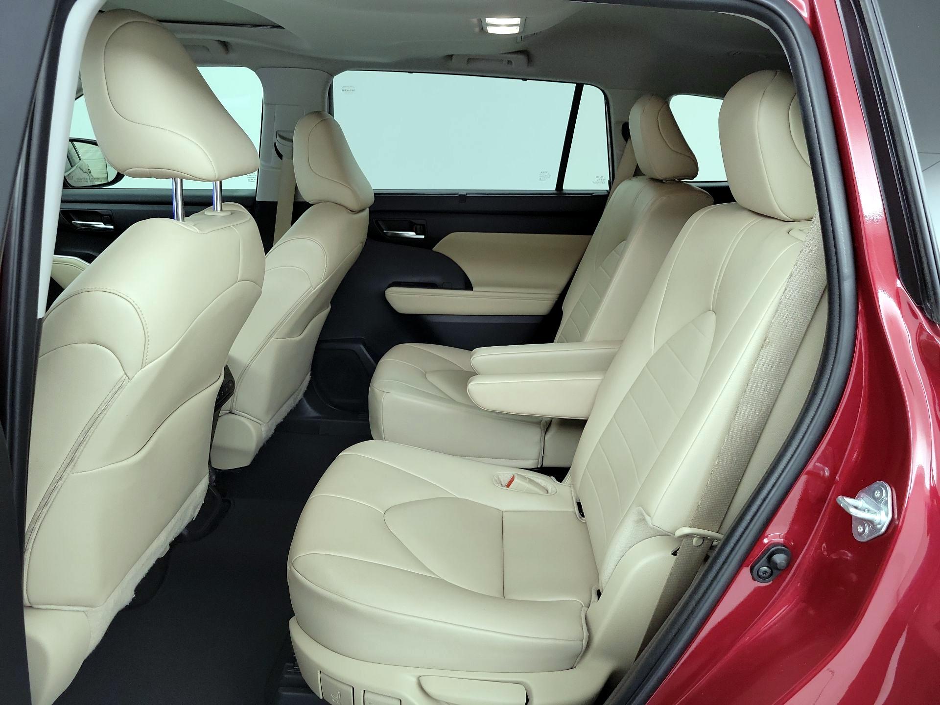 Thumbnail: 2024 Toyota Highlander - 20