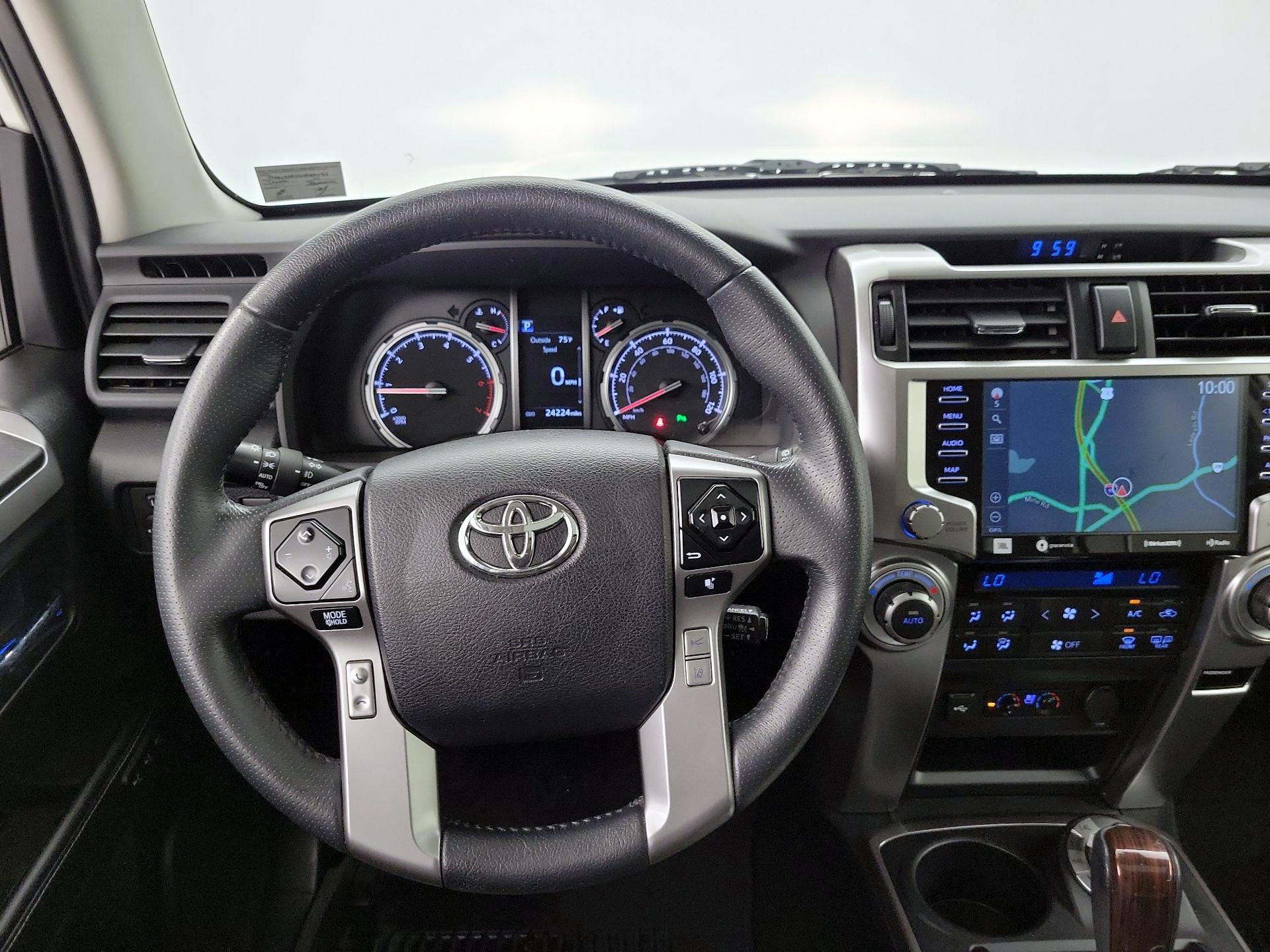 Thumbnail: 2022 Toyota 4Runner - 10