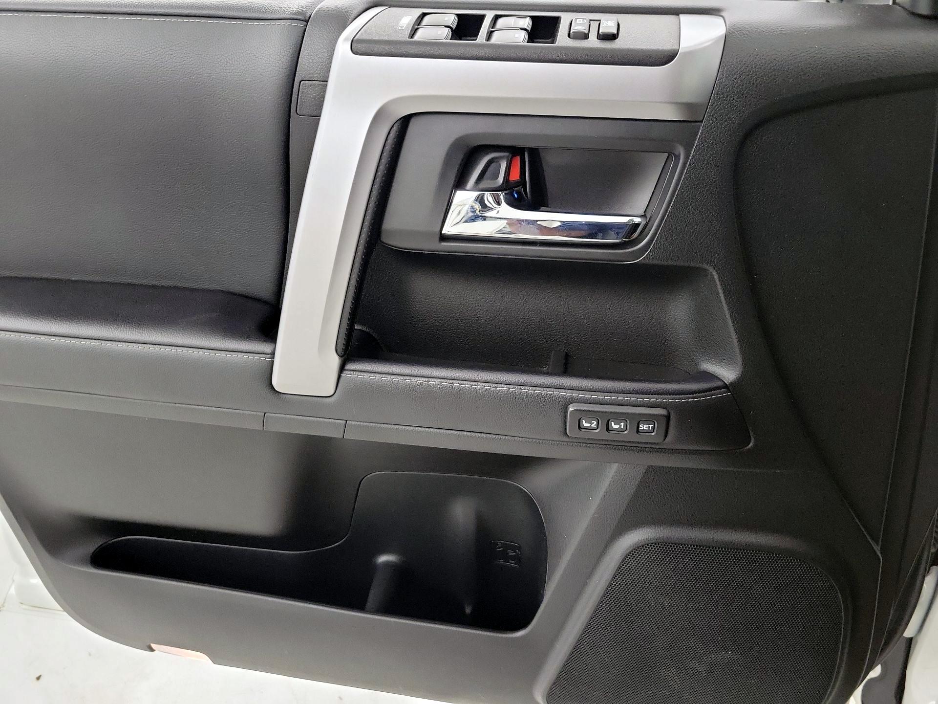 Thumbnail: 2022 Toyota 4Runner - 12