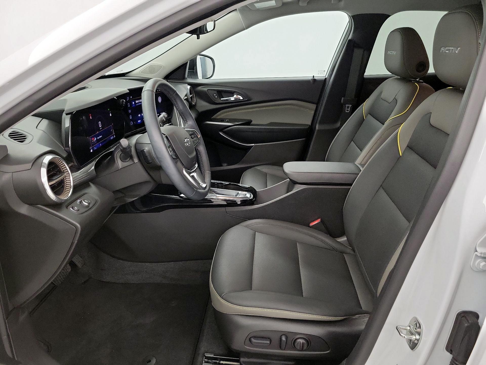 Thumbnail: 2025 Chevrolet Trax - 11