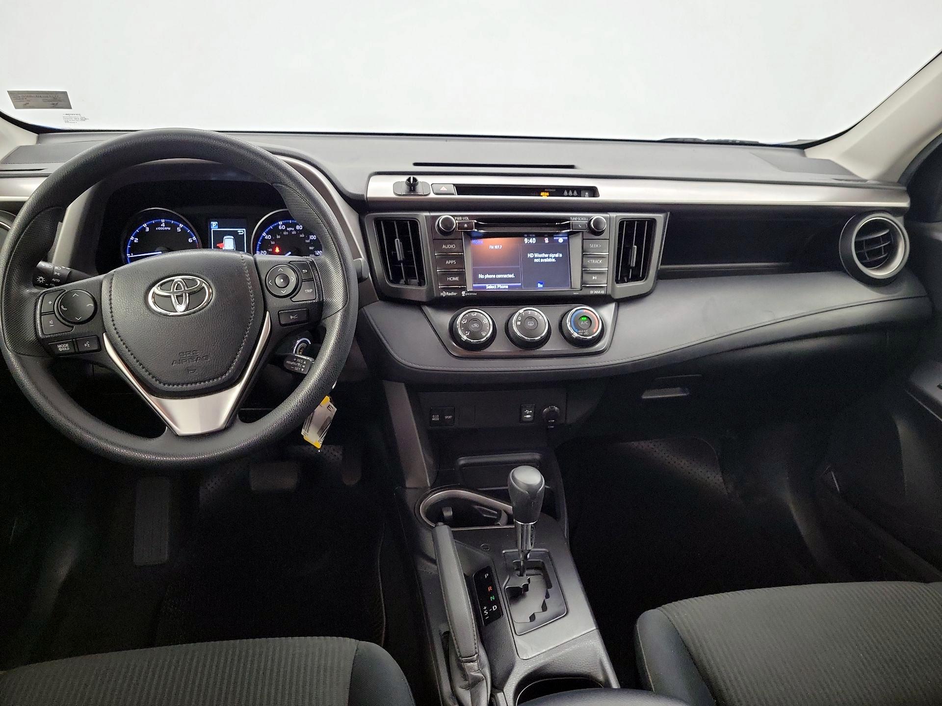 Thumbnail: 2017 Toyota RAV4 - 9