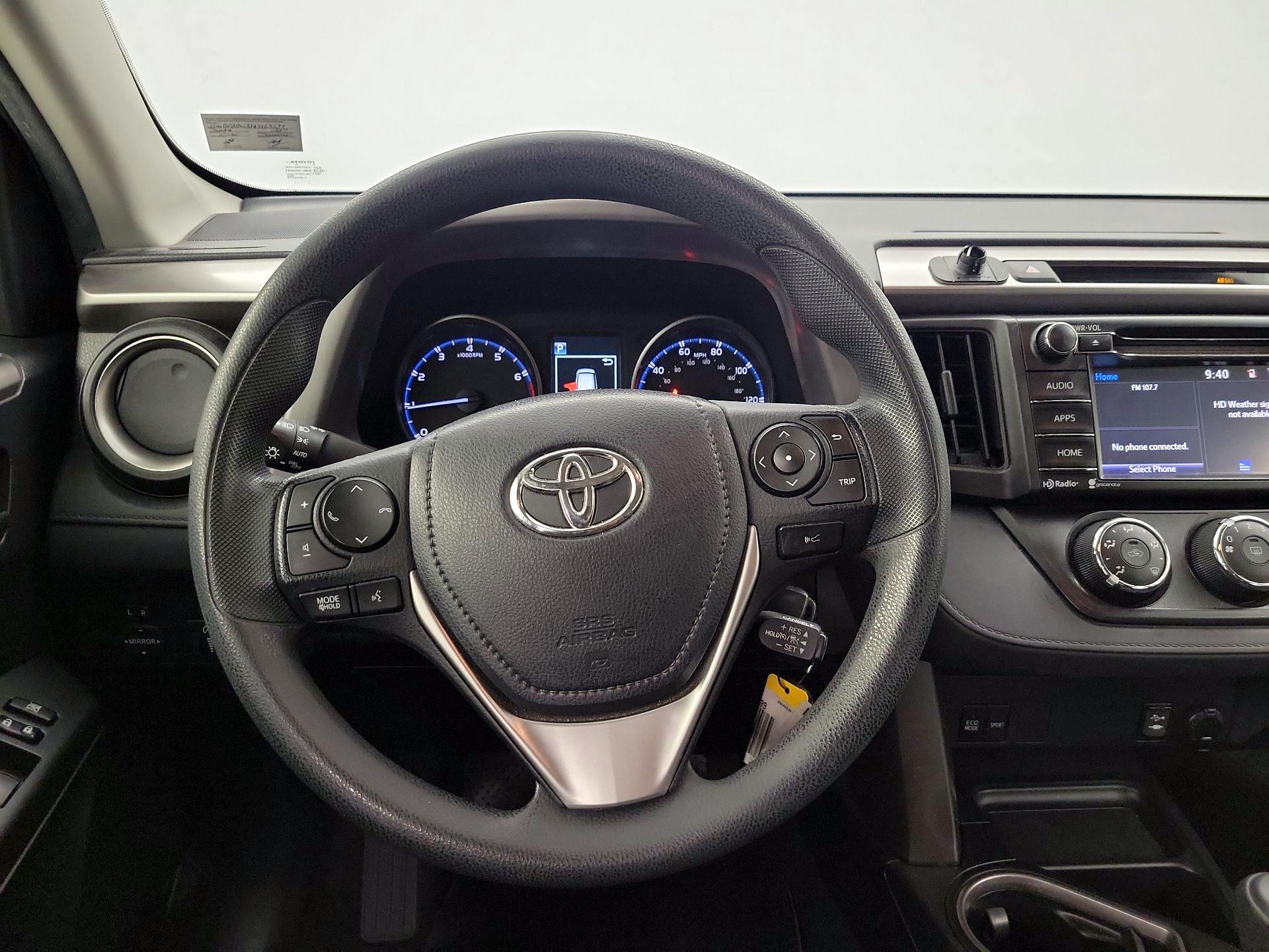Thumbnail: 2017 Toyota RAV4 - 10
