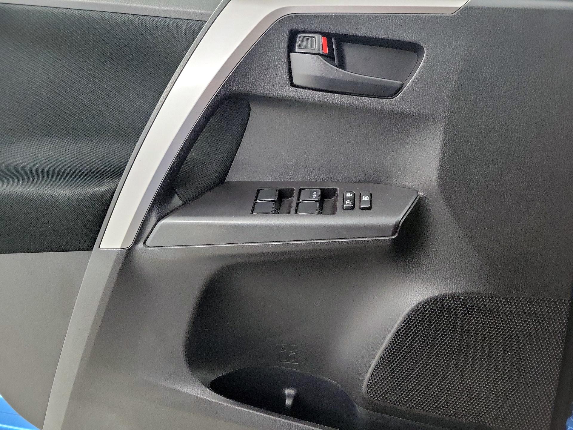 Thumbnail: 2017 Toyota RAV4 - 12