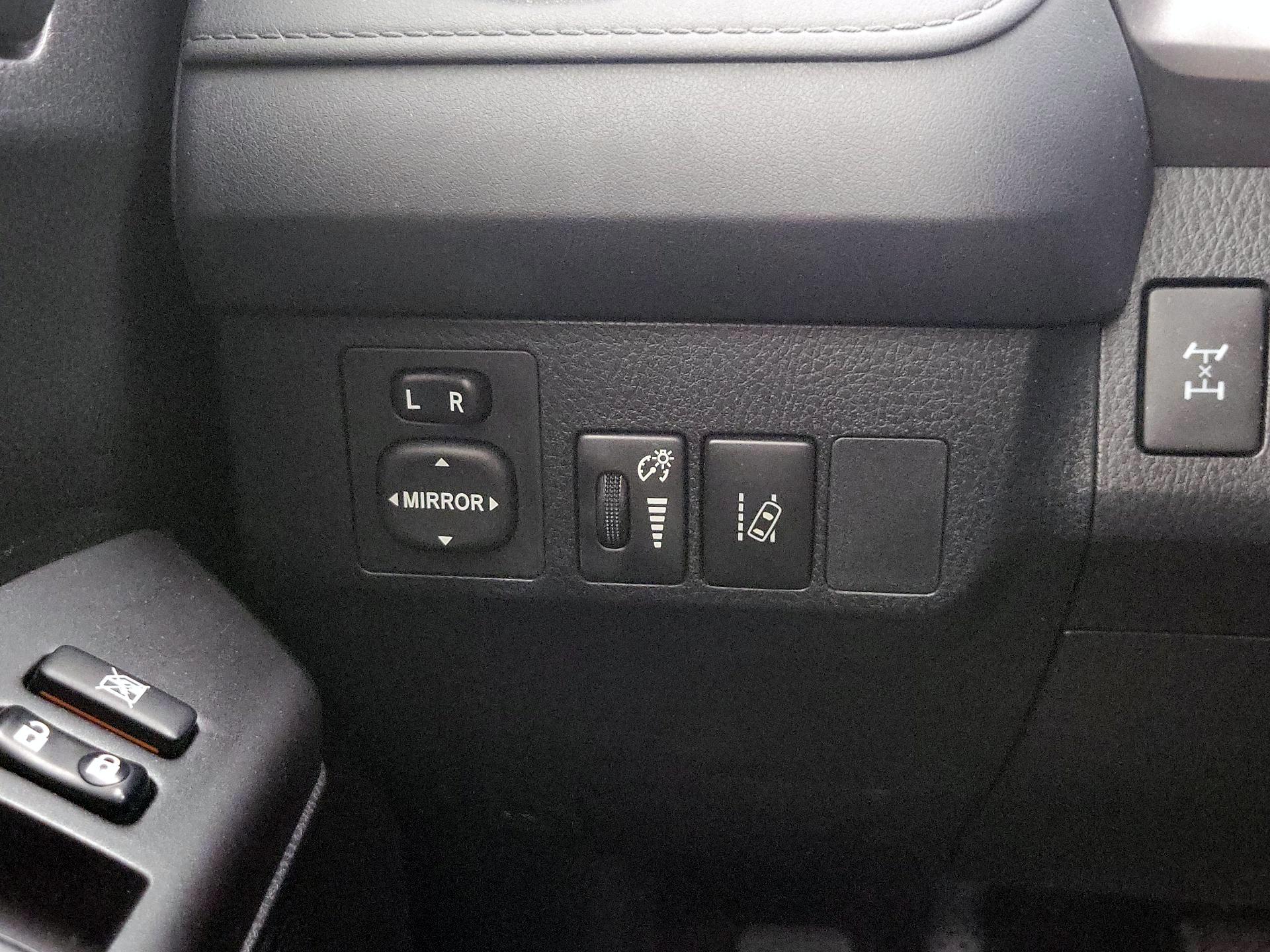 Thumbnail: 2017 Toyota RAV4 - 13