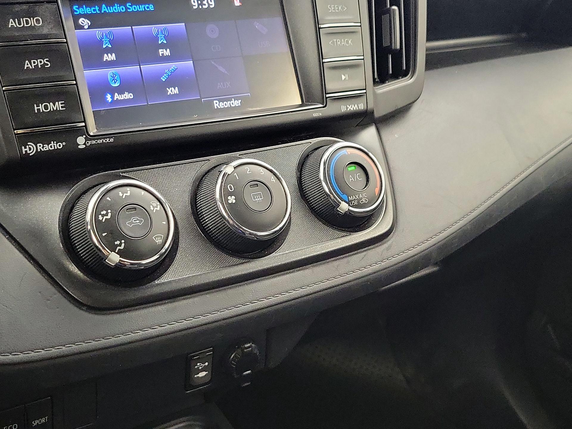 Thumbnail: 2017 Toyota RAV4 - 16