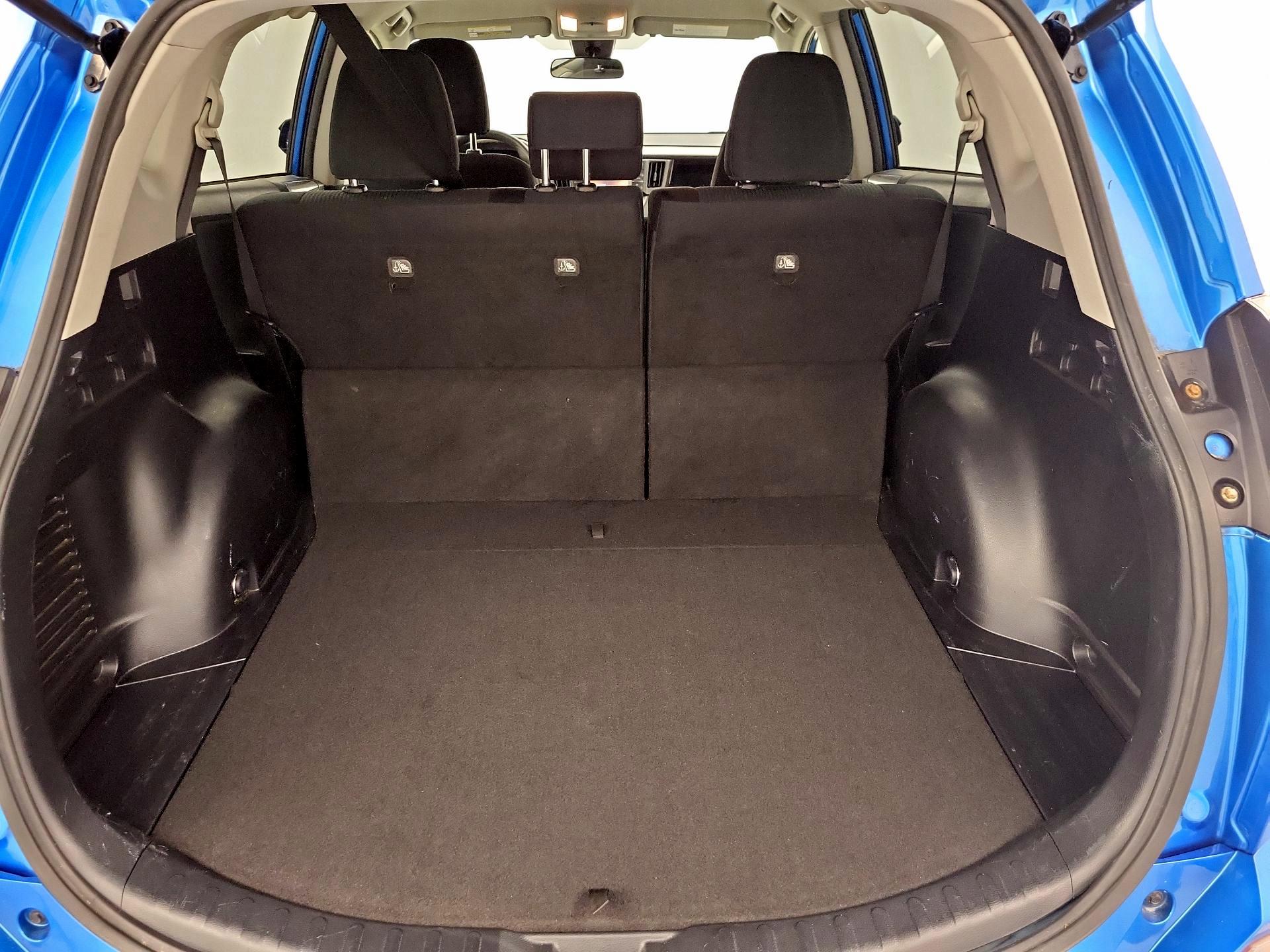 Thumbnail: 2017 Toyota RAV4 - 20