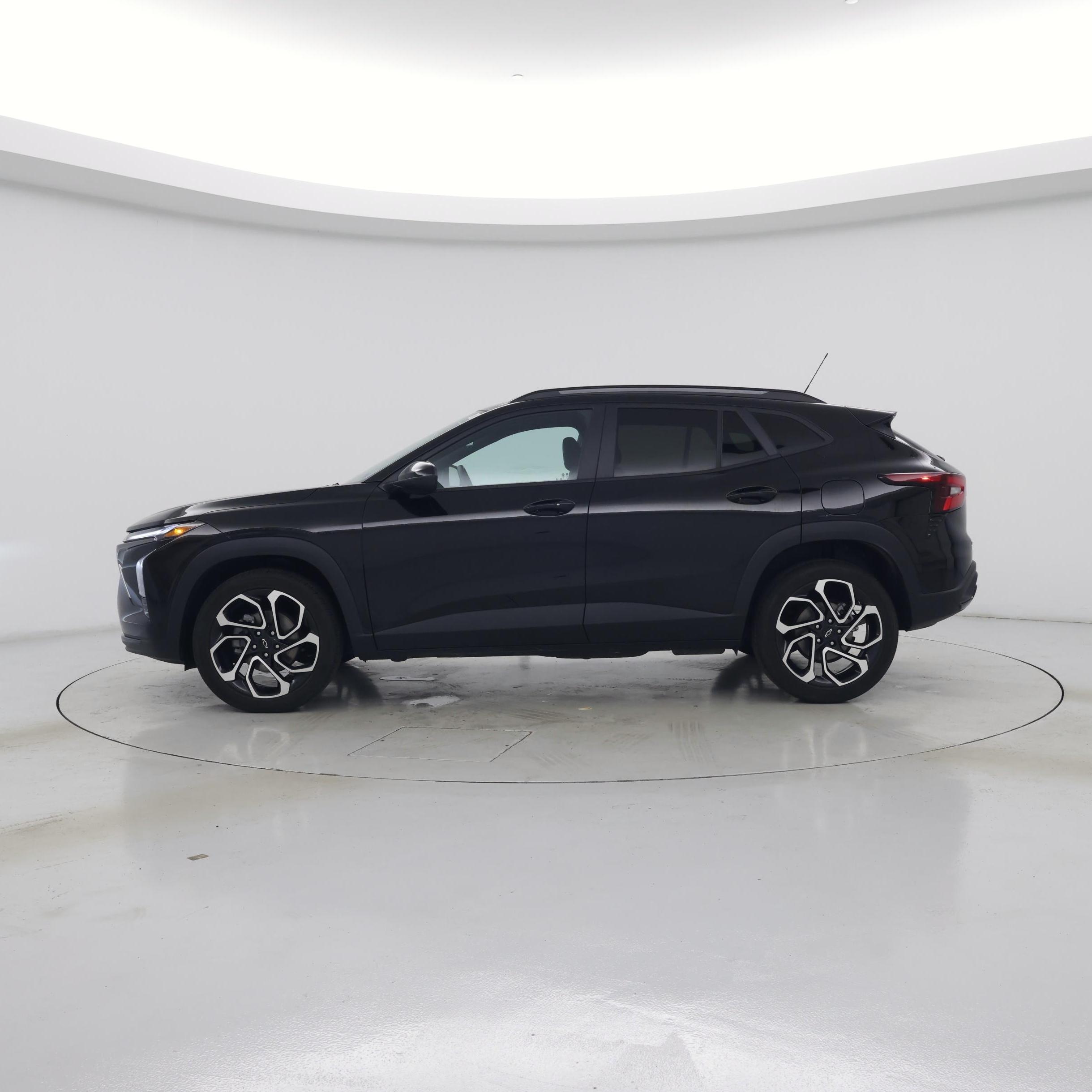 Thumbnail: 2025 Chevrolet Trax - 3
