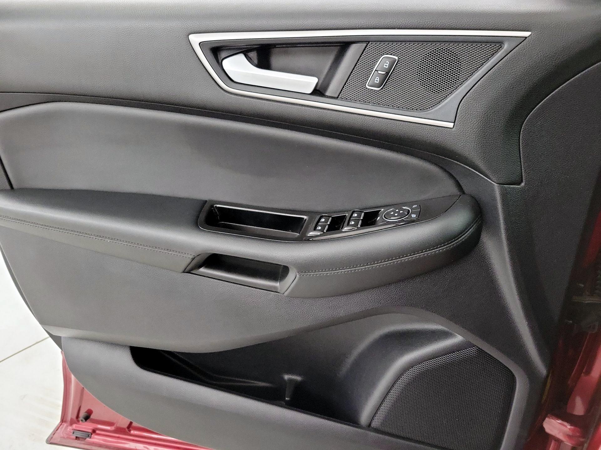 Thumbnail: 2019 Ford Edge - 12