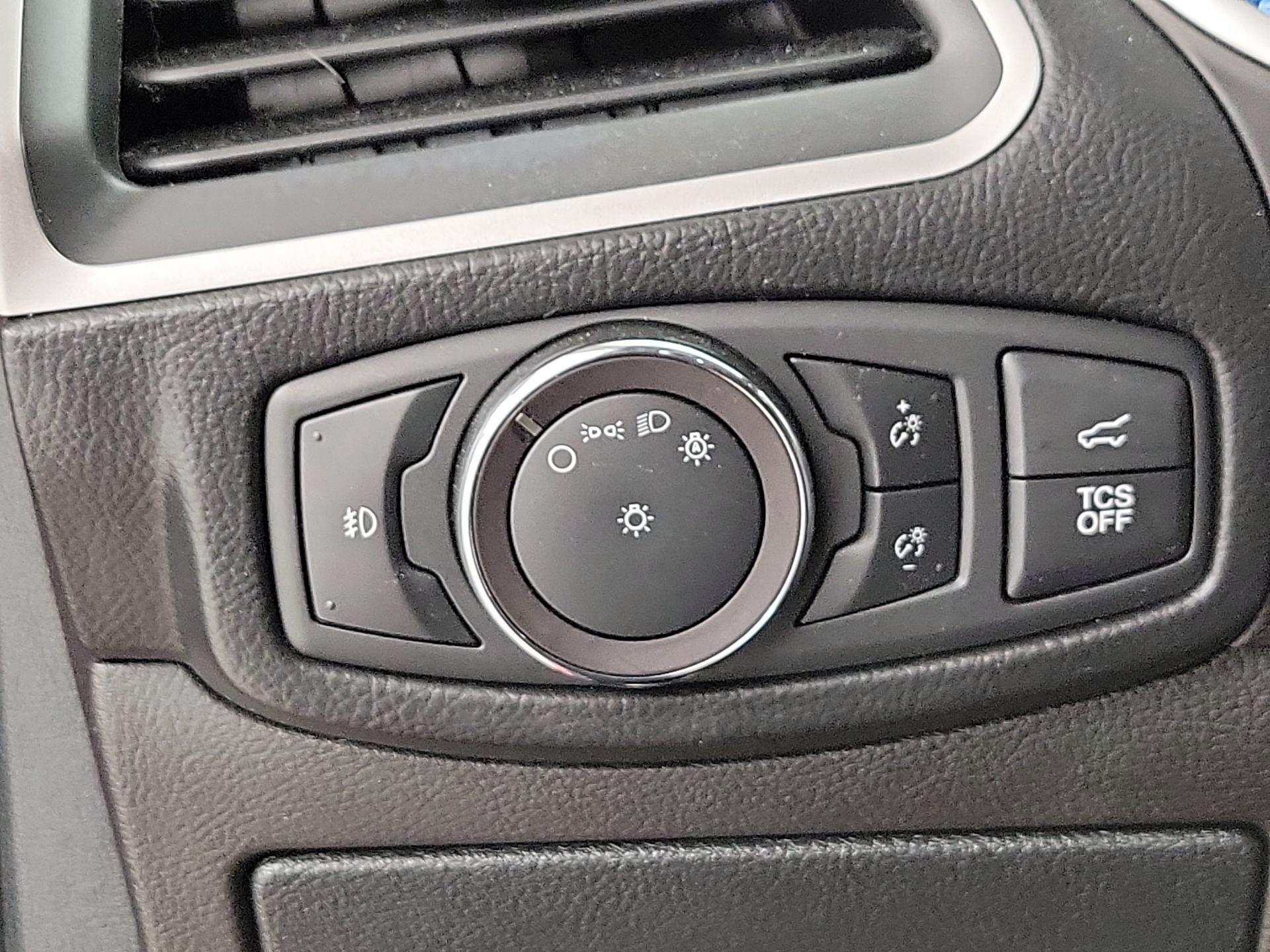 Thumbnail: 2019 Ford Edge - 13