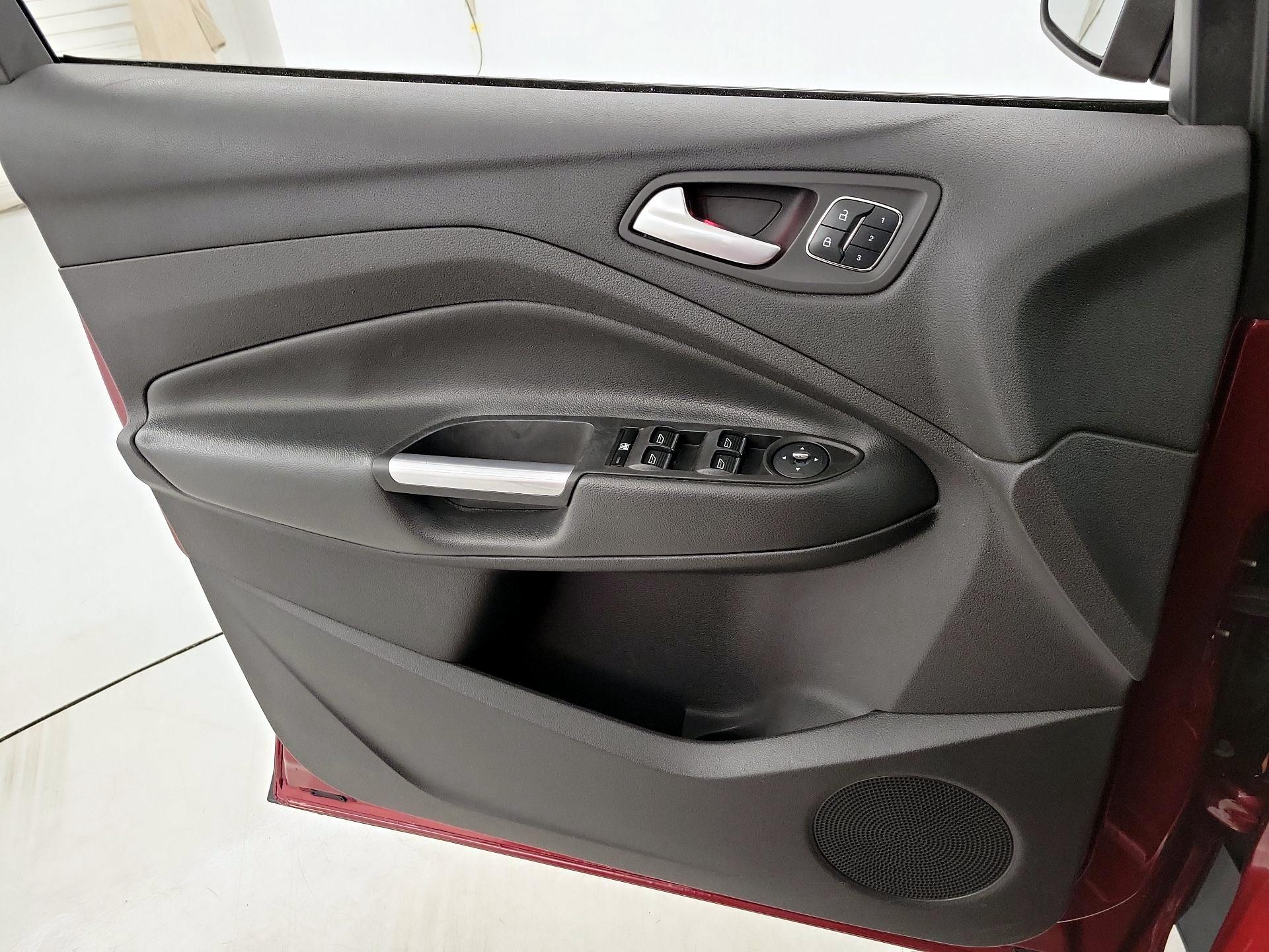 Thumbnail: 2015 Ford Escape - 12