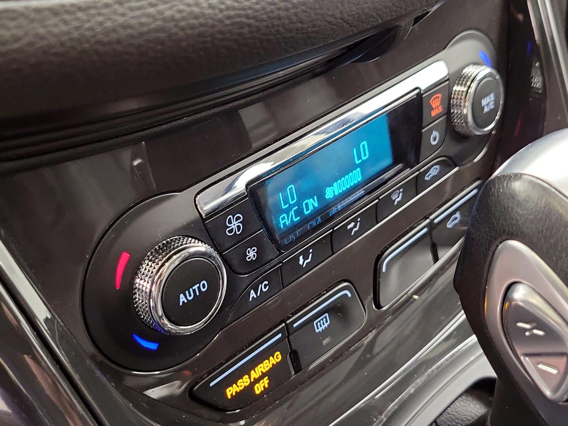 Thumbnail: 2015 Ford Escape - 16