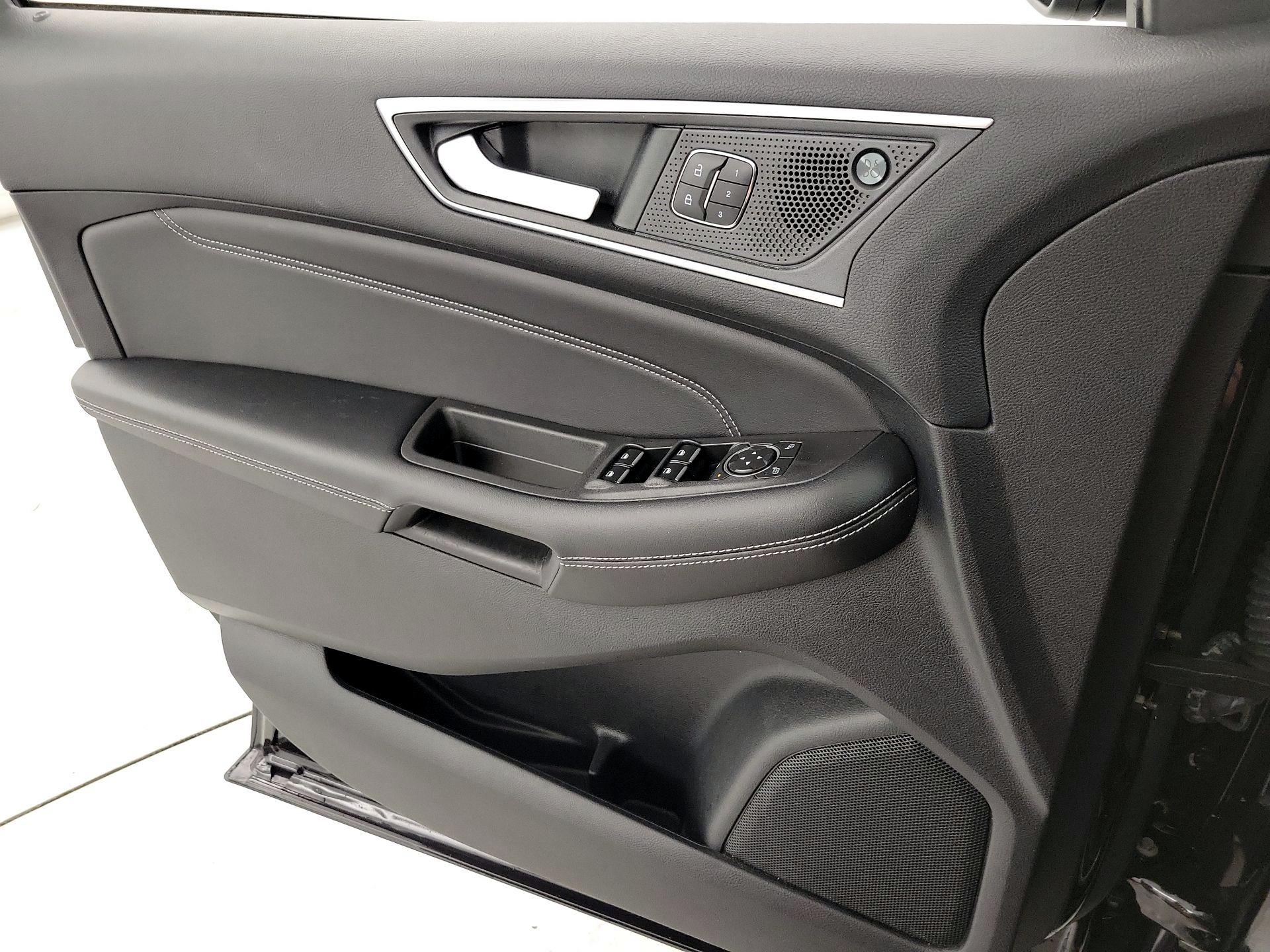 Thumbnail: 2022 Ford Edge - 12