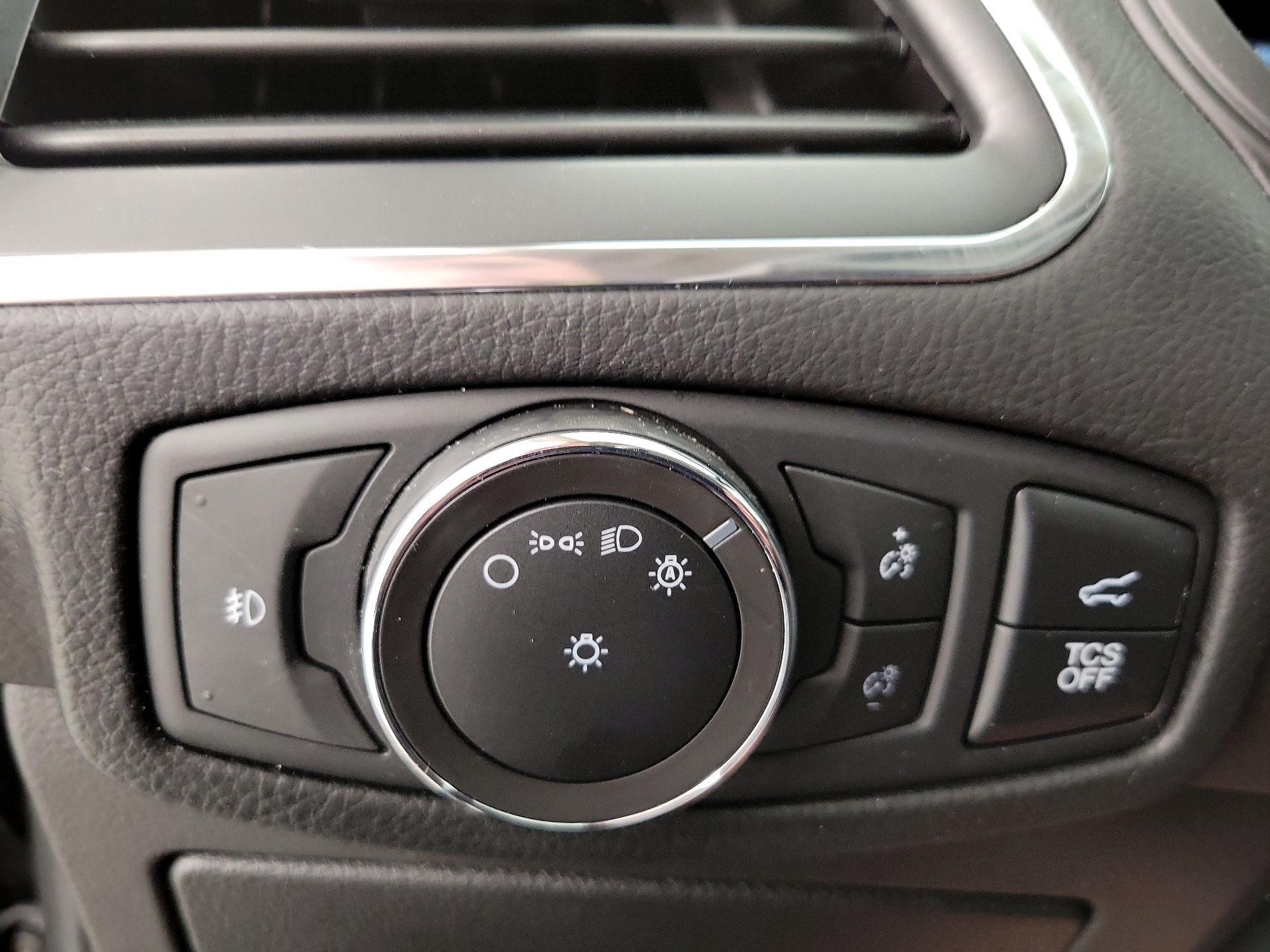 Thumbnail: 2022 Ford Edge - 13