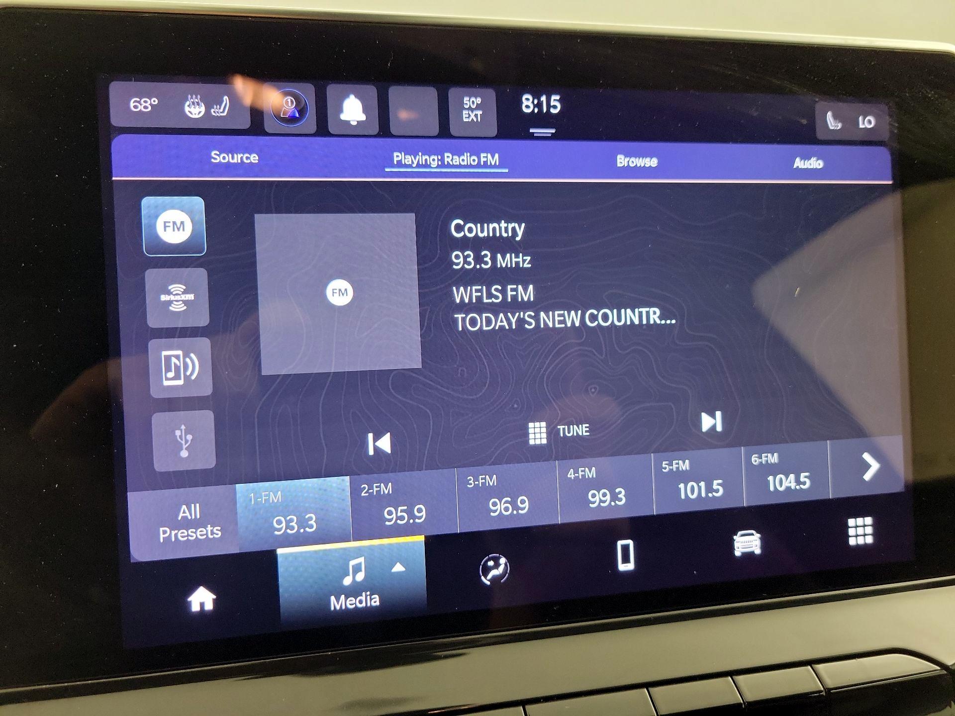 Thumbnail: 2023 Jeep Compass - 15