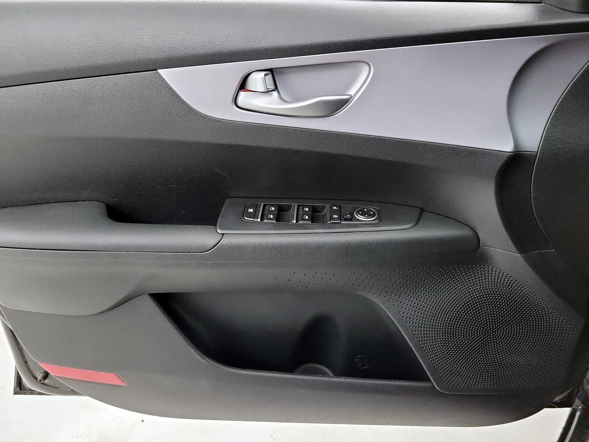 Thumbnail: 2024 Kia Forte - 12
