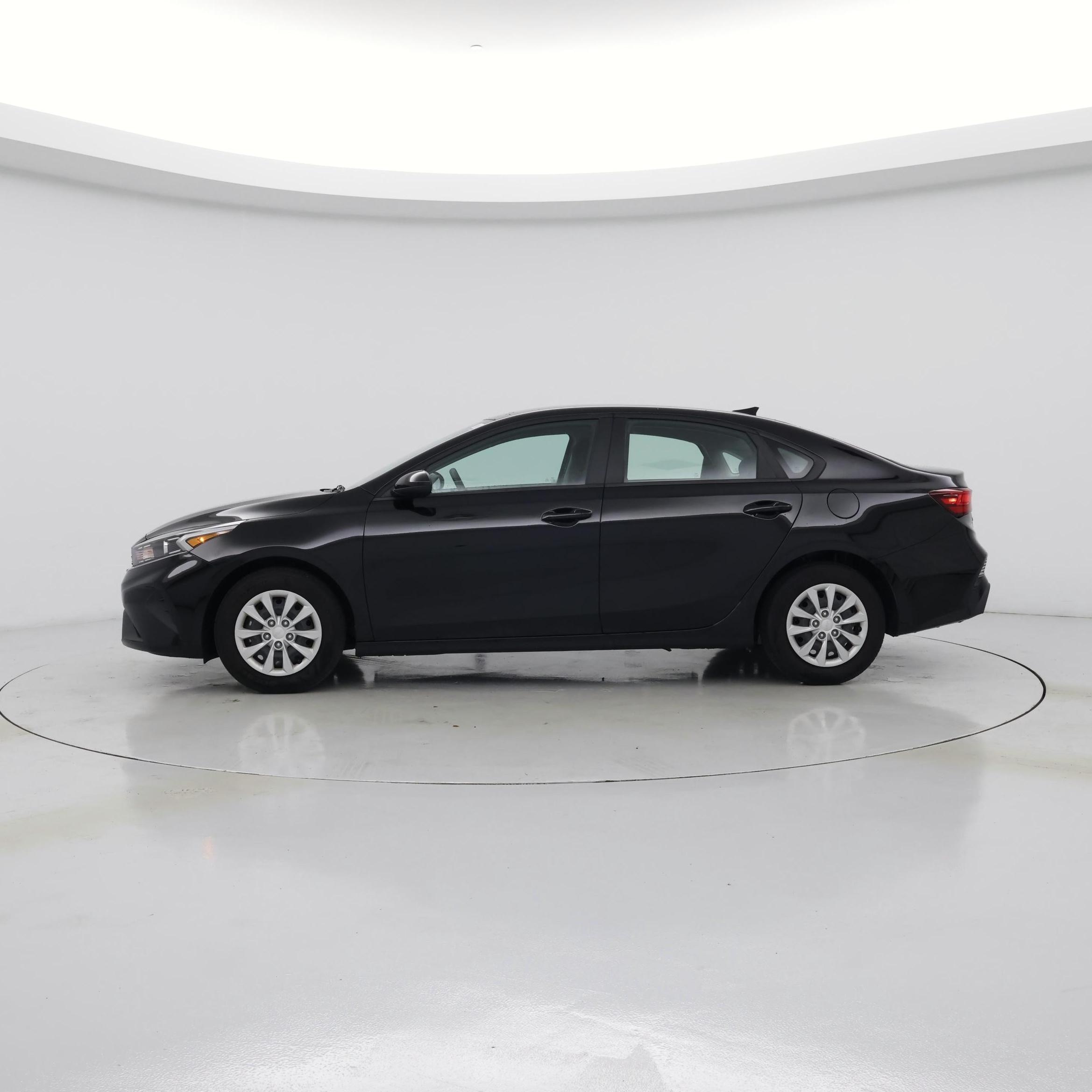 Thumbnail: 2024 Kia Forte - 3