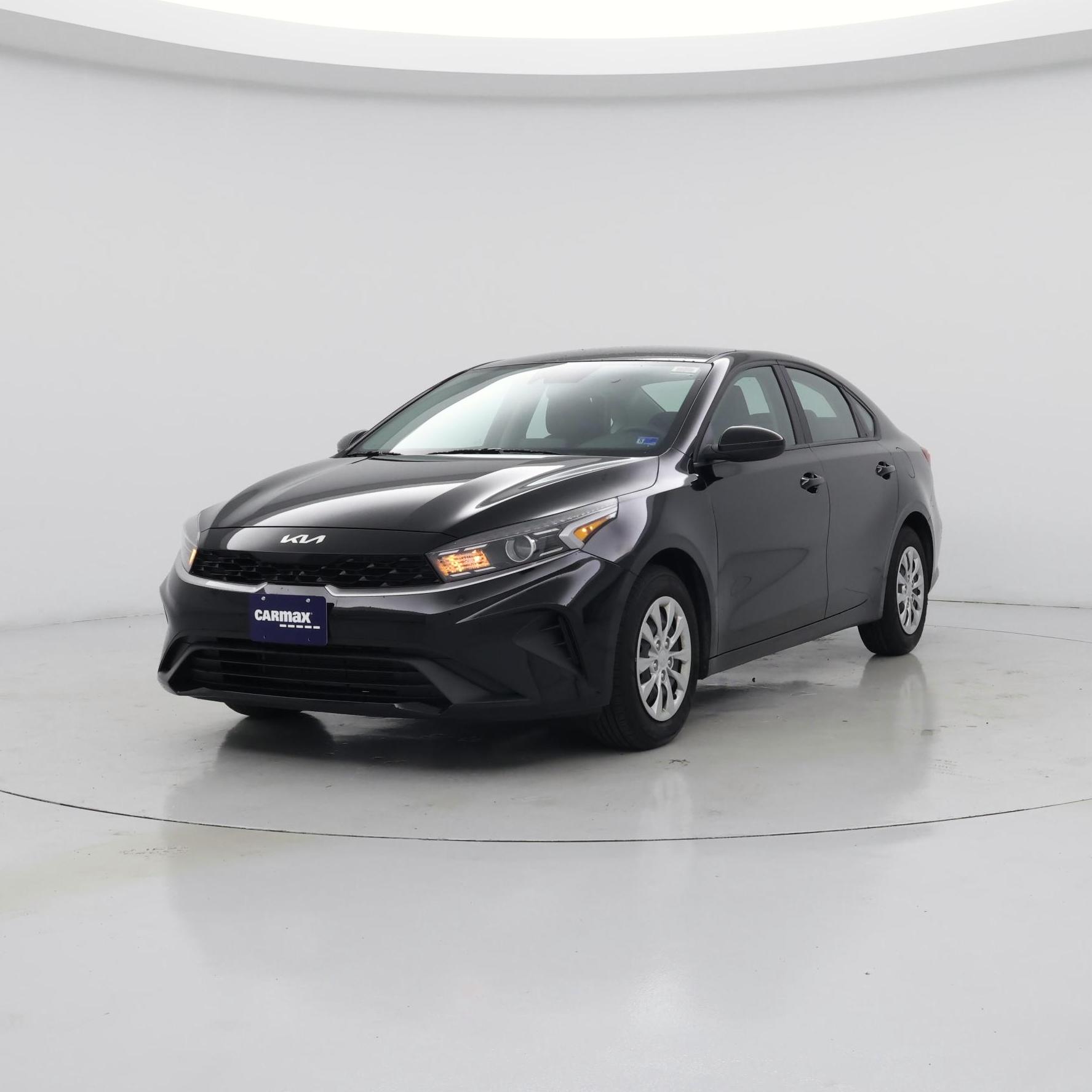 Thumbnail: 2024 Kia Forte - 4