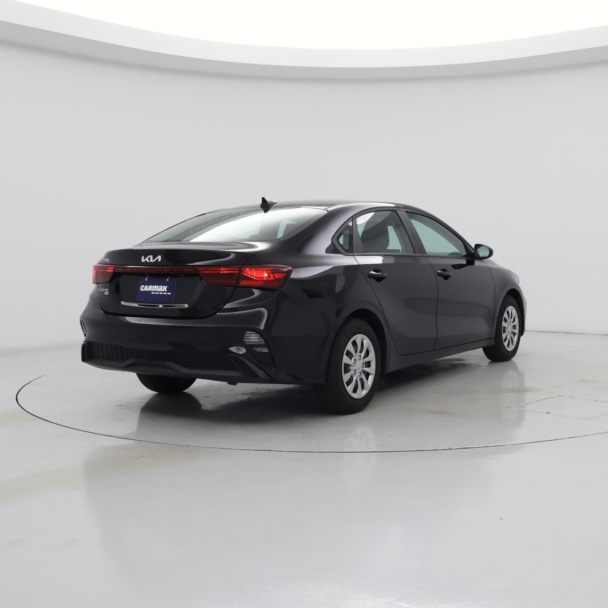 Thumbnail: 2024 Kia Forte - 8
