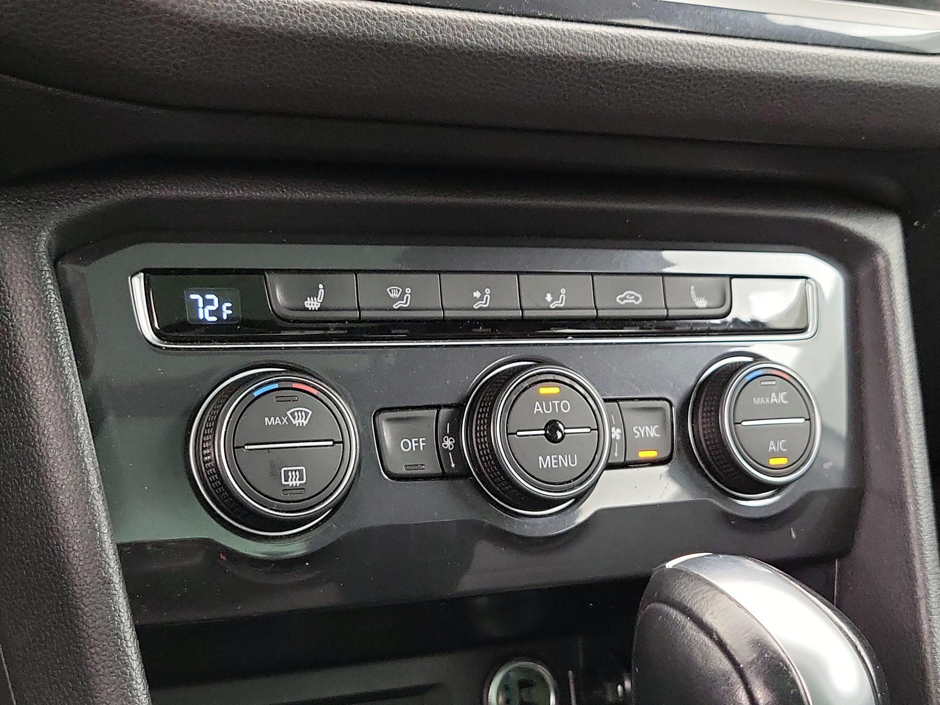 Thumbnail: 2020 Volkswagen Tiguan - 16