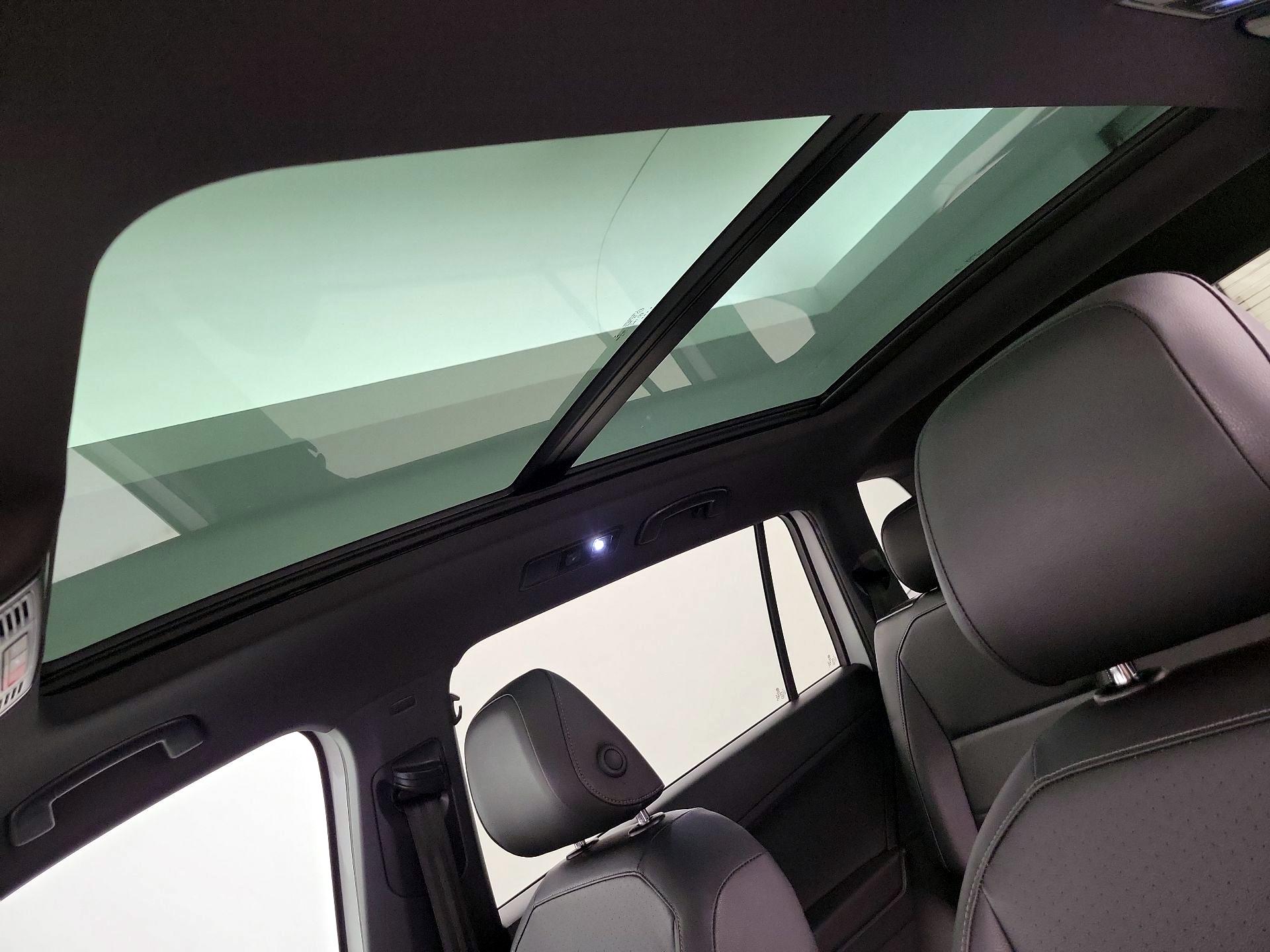 Thumbnail: 2020 Volkswagen Tiguan - 19