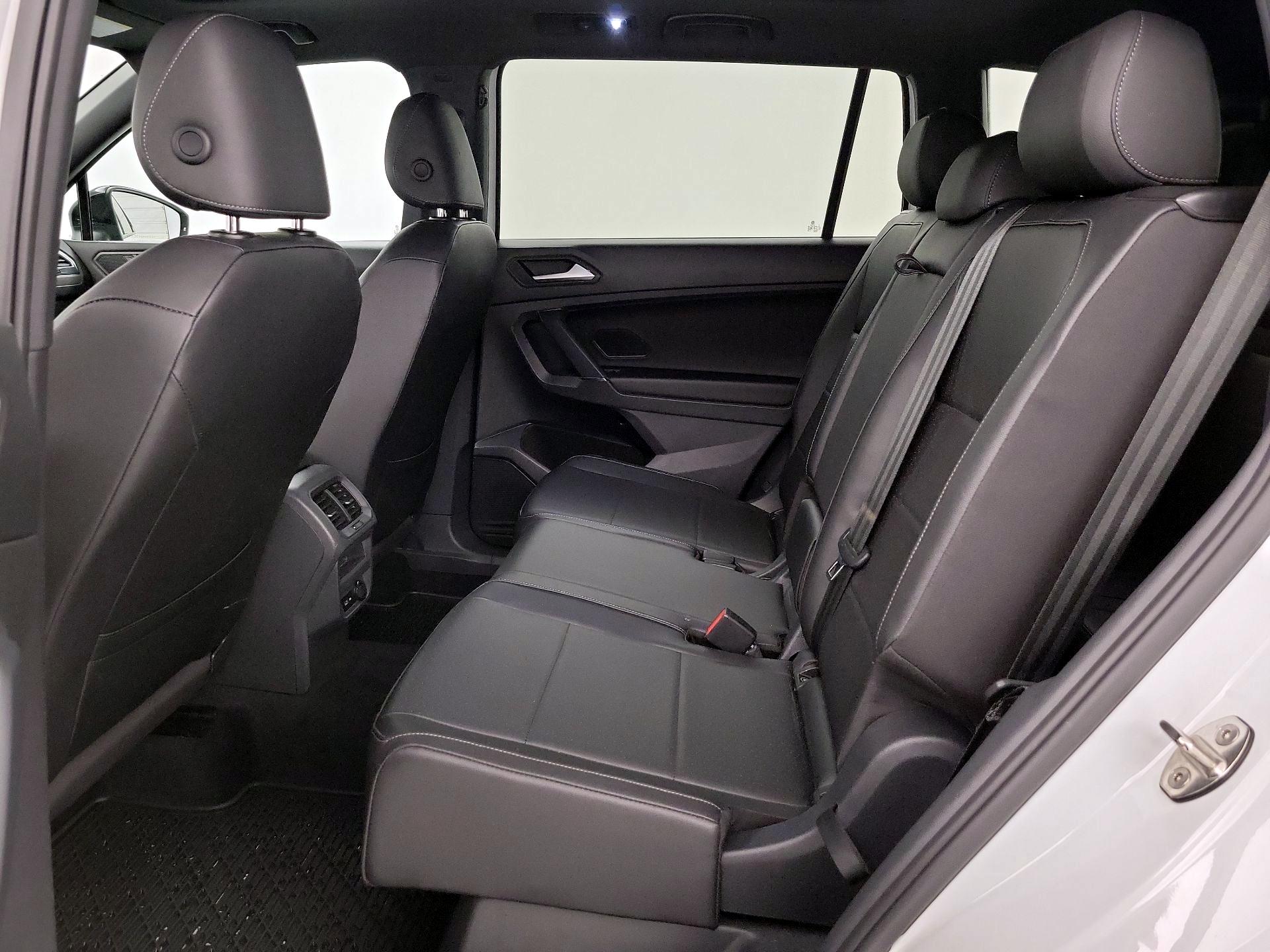 Thumbnail: 2020 Volkswagen Tiguan - 20