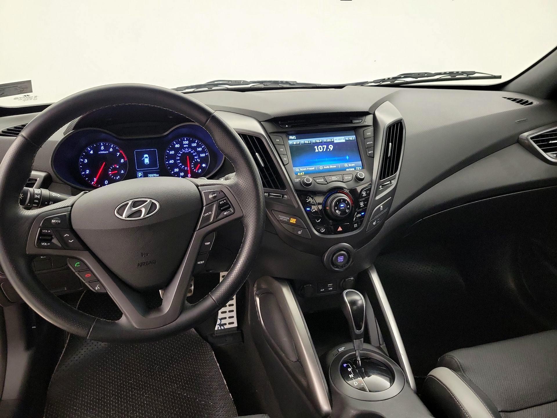 Thumbnail: 2016 Hyundai Veloster - 9