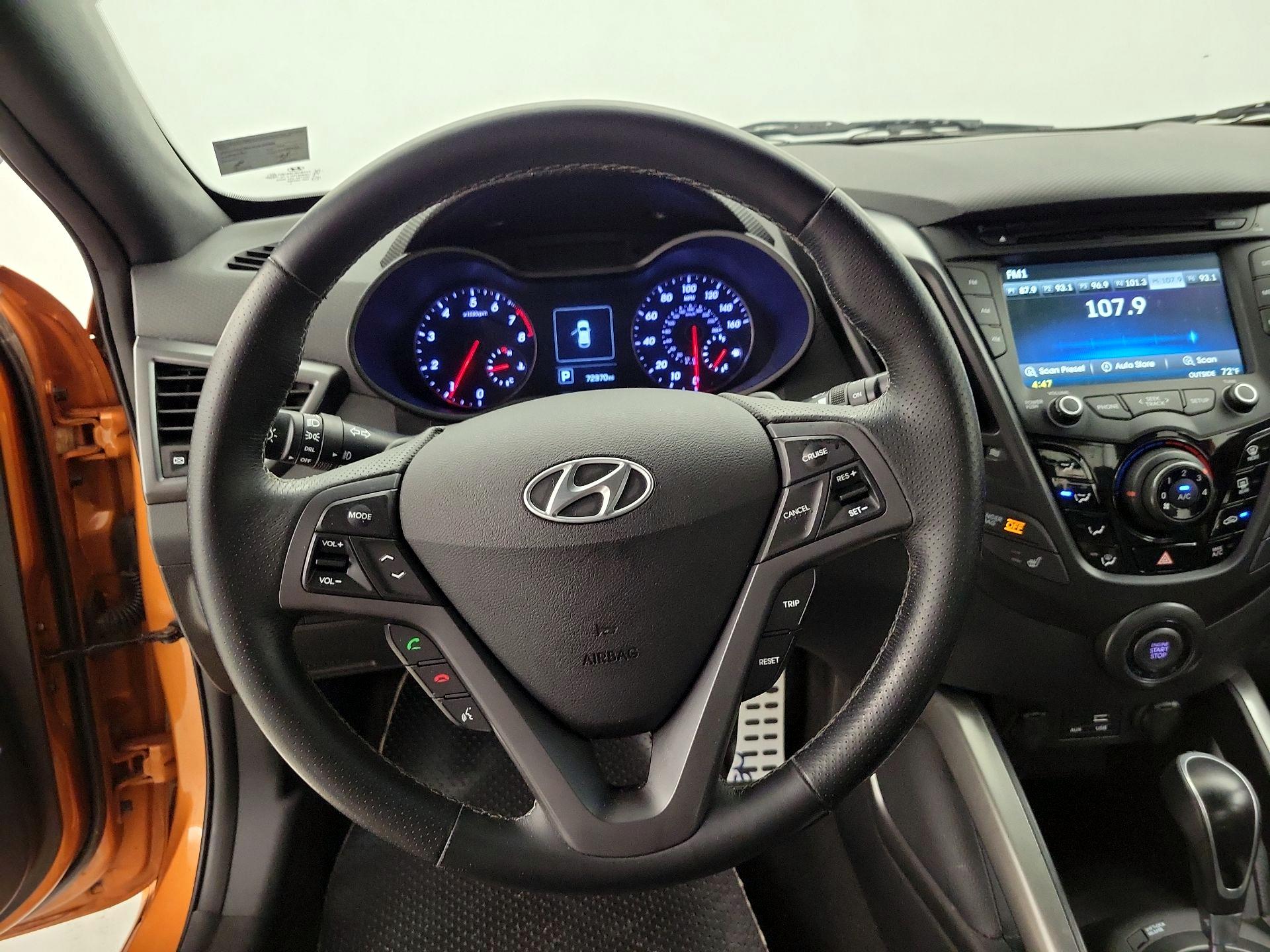 Thumbnail: 2016 Hyundai Veloster - 10