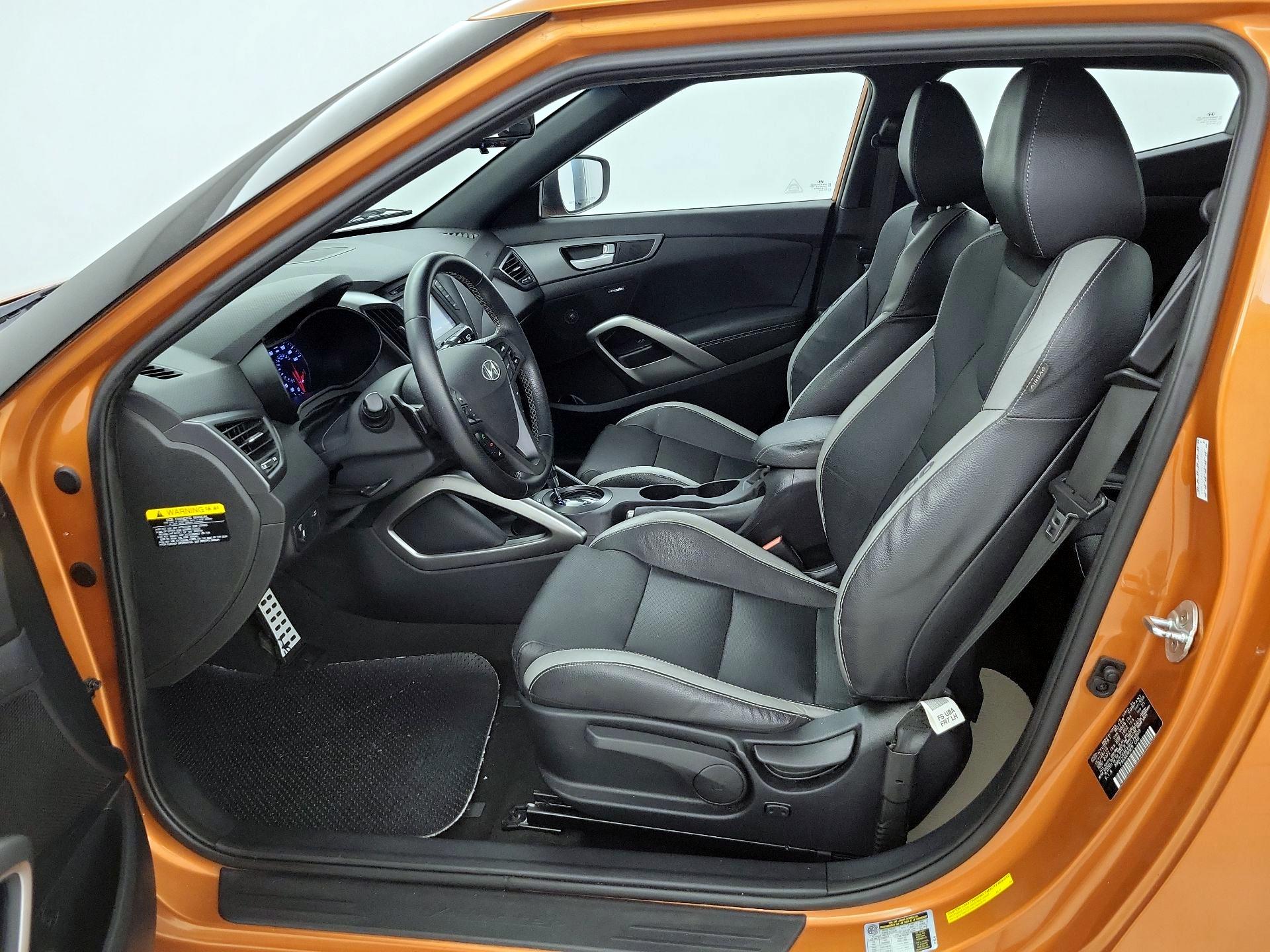 Thumbnail: 2016 Hyundai Veloster - 11