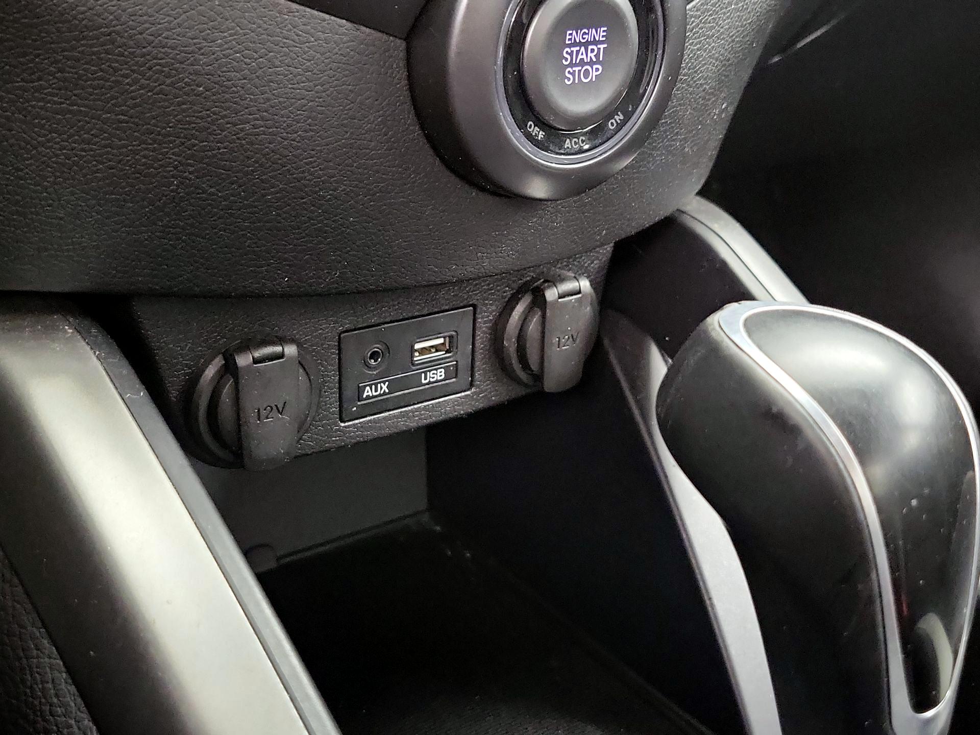 Thumbnail: 2016 Hyundai Veloster - 18