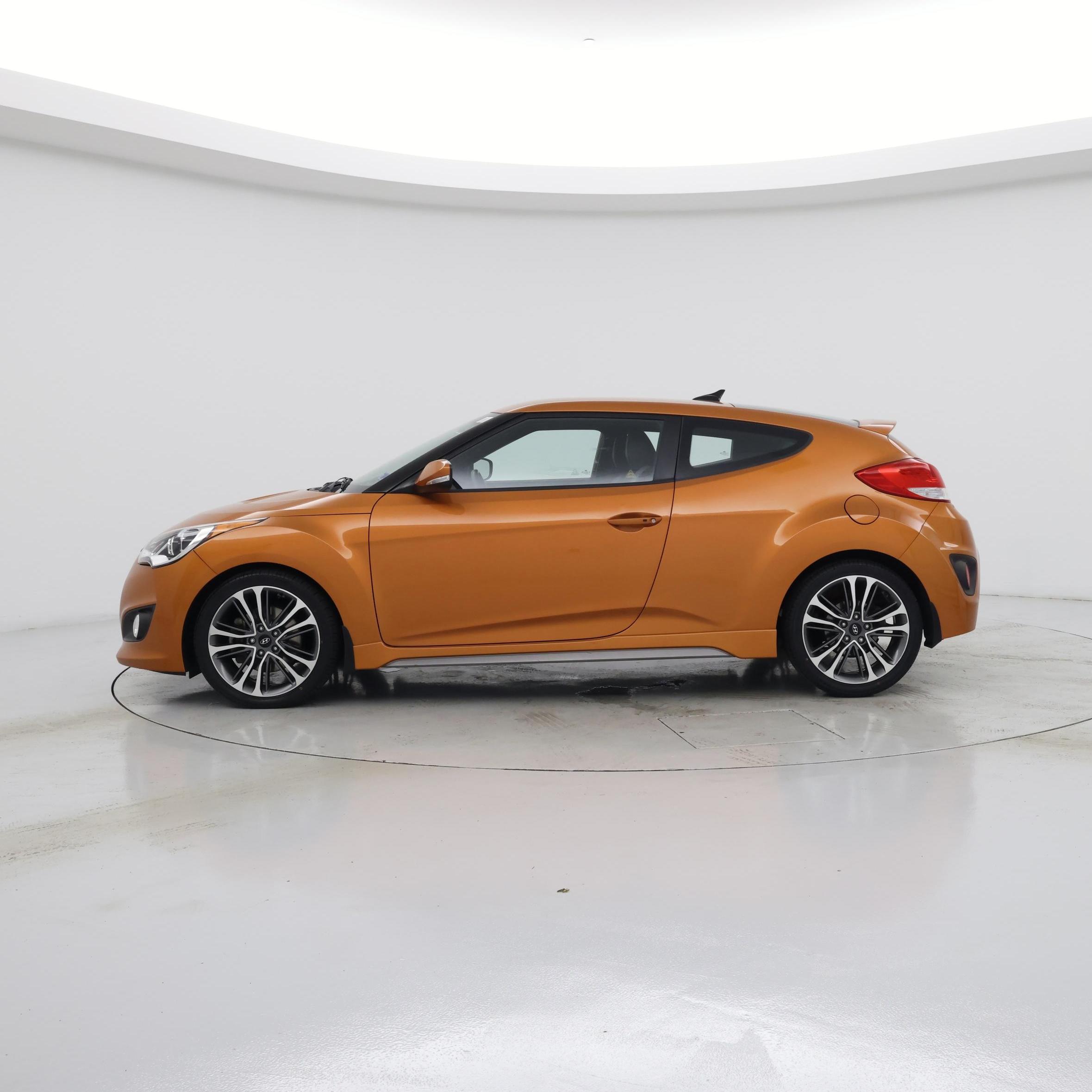 Thumbnail: 2016 Hyundai Veloster - 3