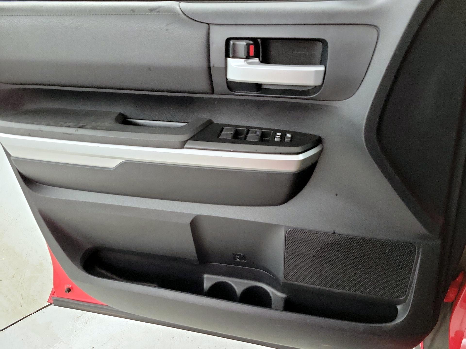 Thumbnail: 2015 Toyota Tundra - 12