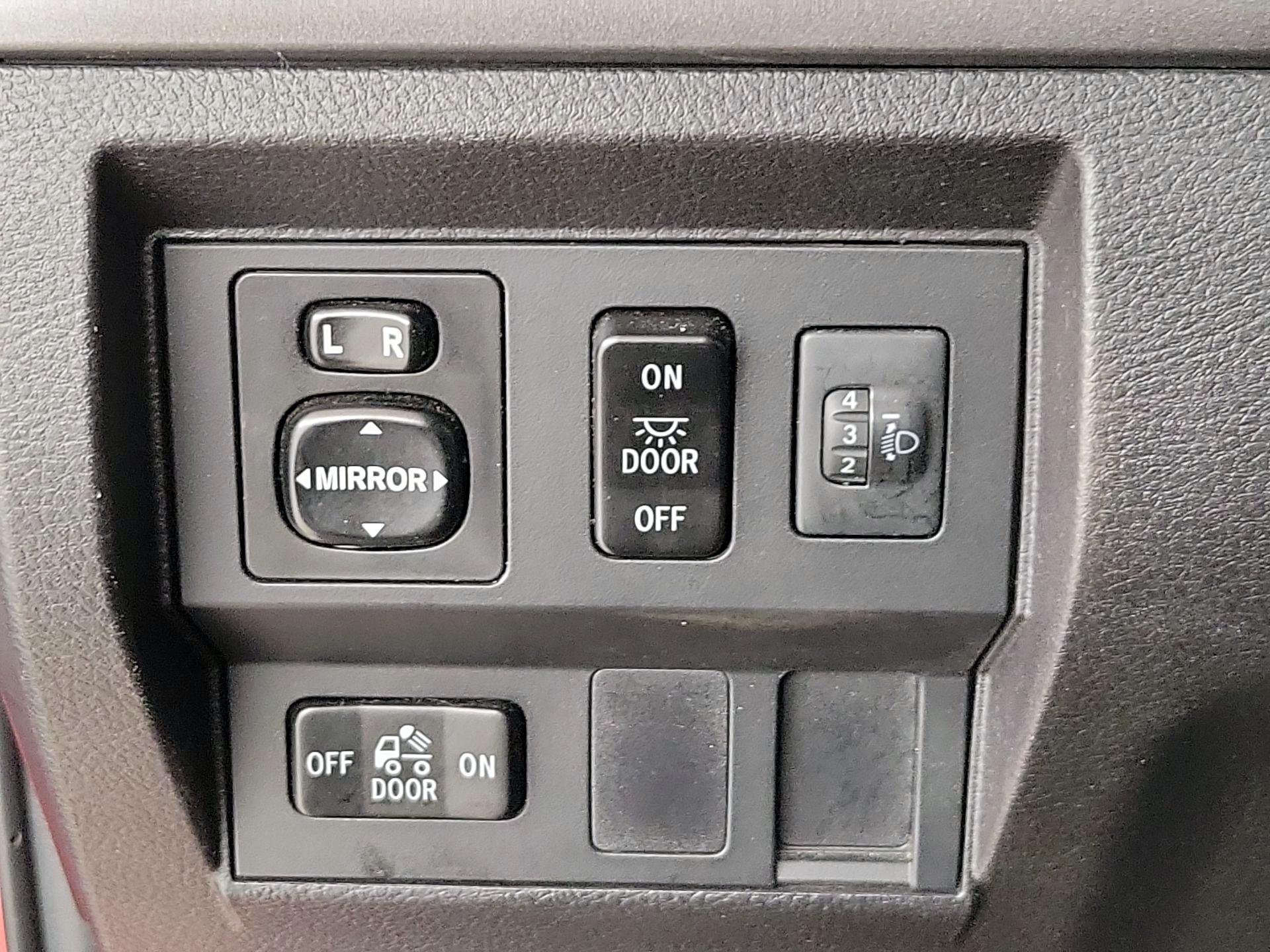 Thumbnail: 2015 Toyota Tundra - 13