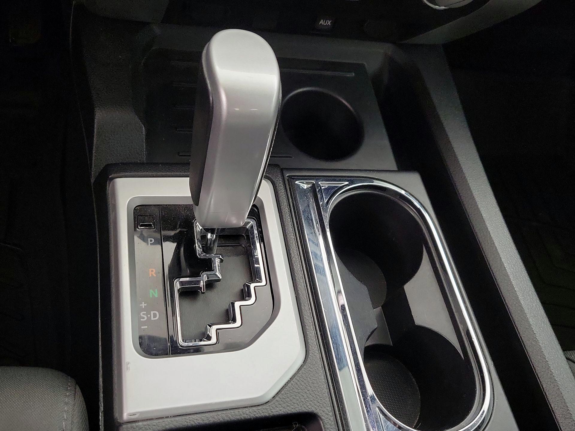 Thumbnail: 2015 Toyota Tundra - 17