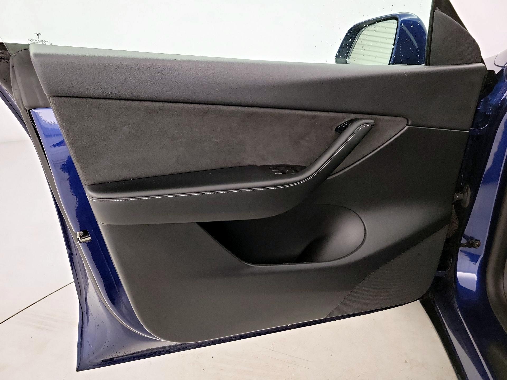 Thumbnail: 2022 Tesla Model Y - 12