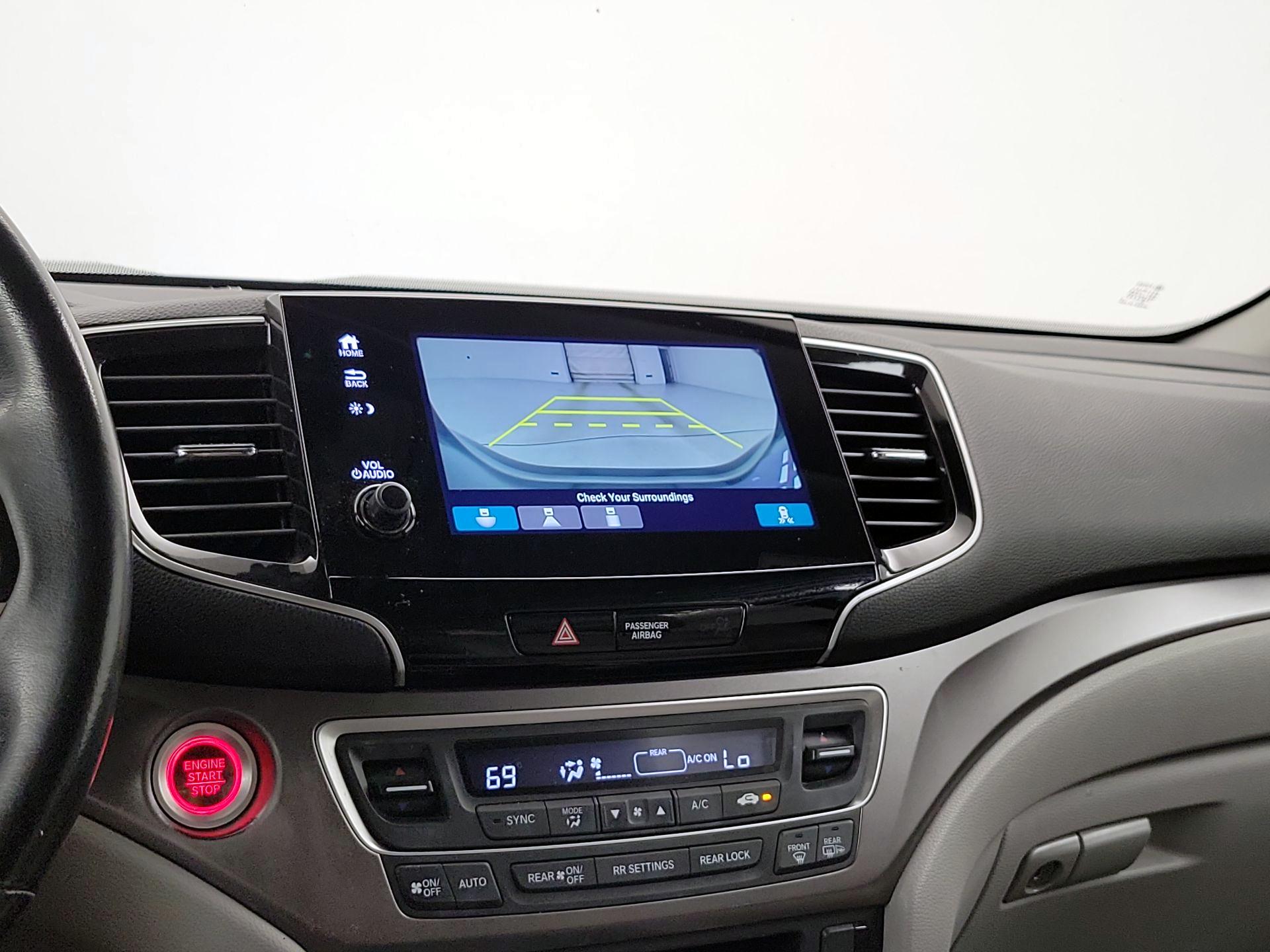 Thumbnail: 2019 Honda Pilot - 14