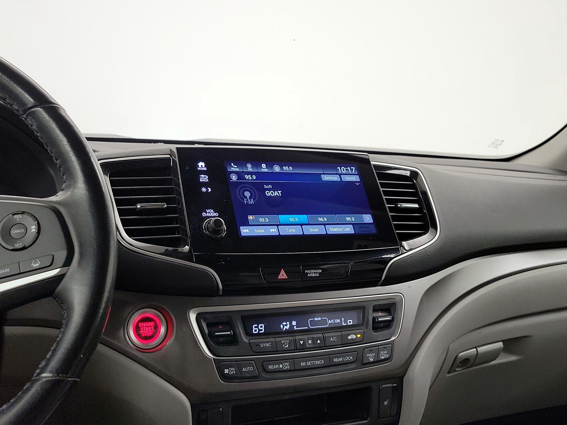 Thumbnail: 2019 Honda Pilot - 15