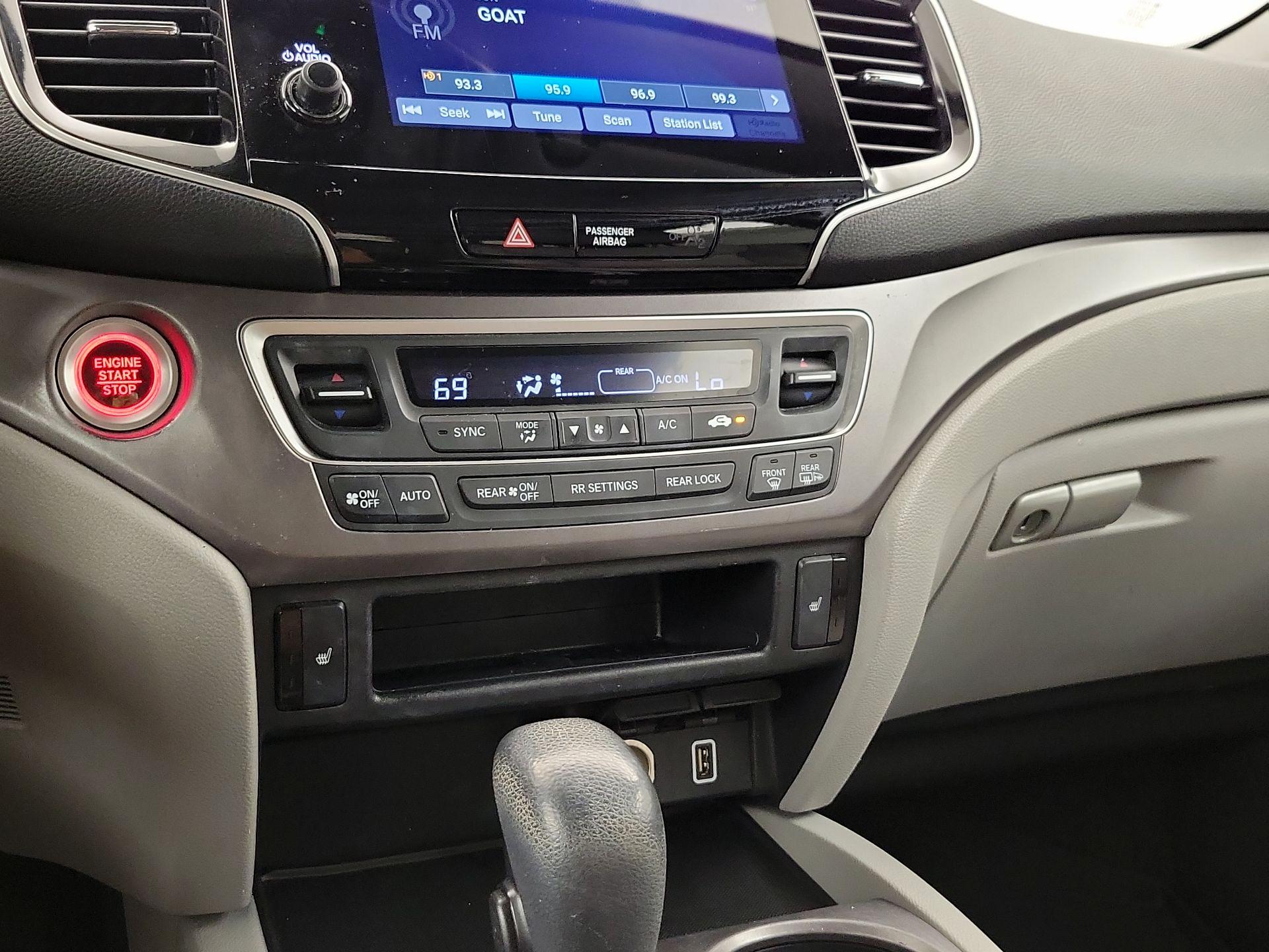 Thumbnail: 2019 Honda Pilot - 16