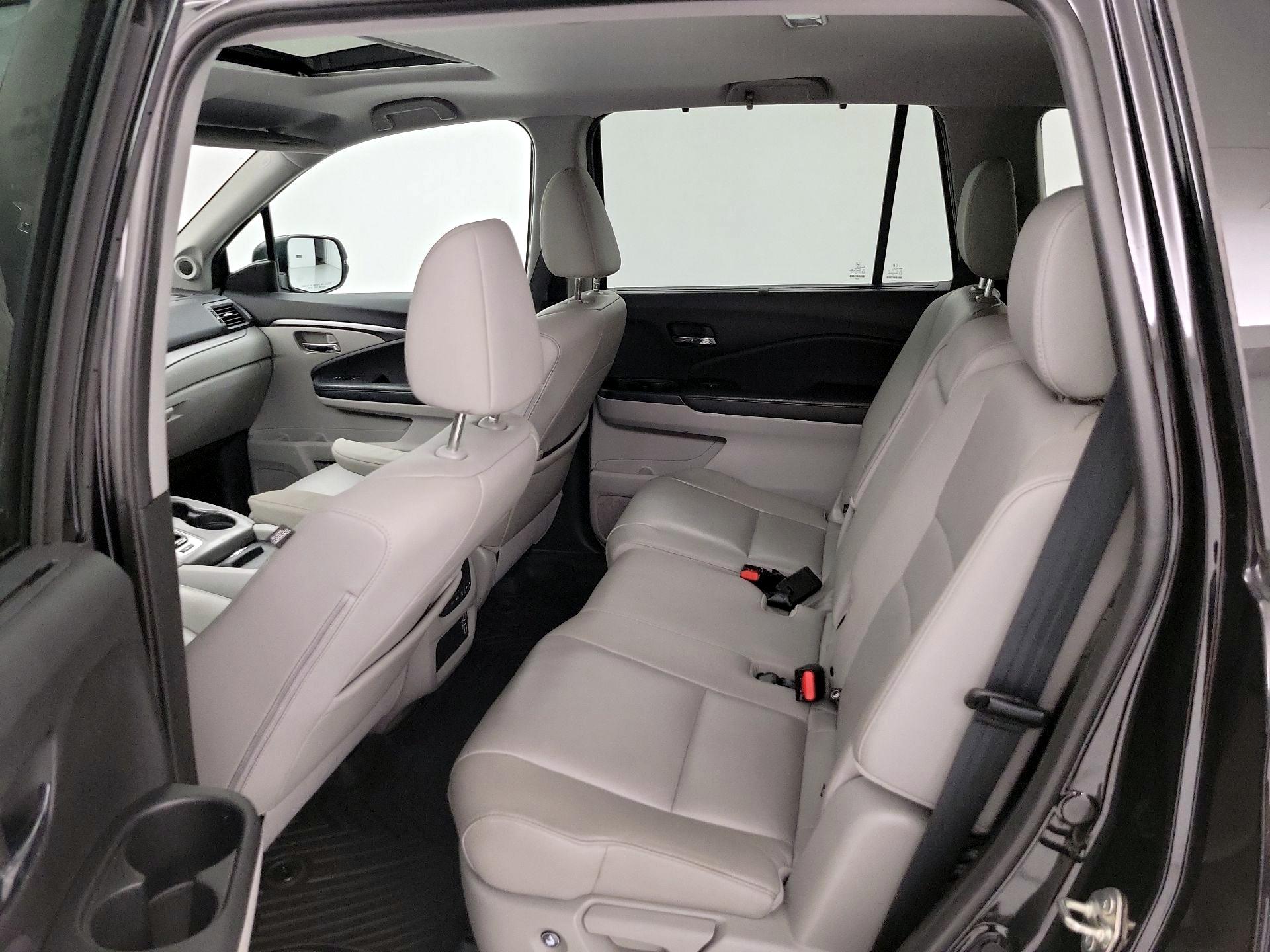Thumbnail: 2019 Honda Pilot - 20