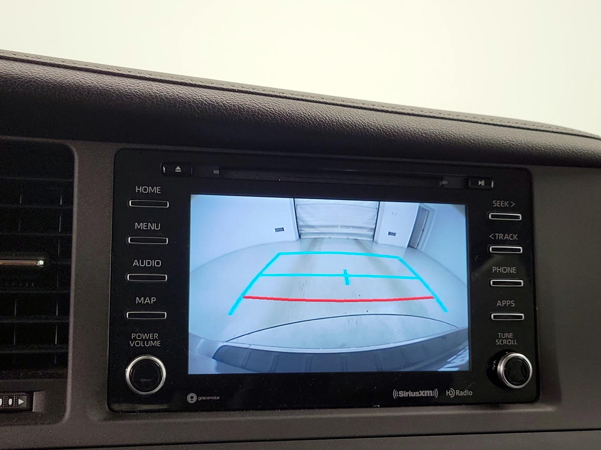 Thumbnail: 2018 Toyota Sienna - 15