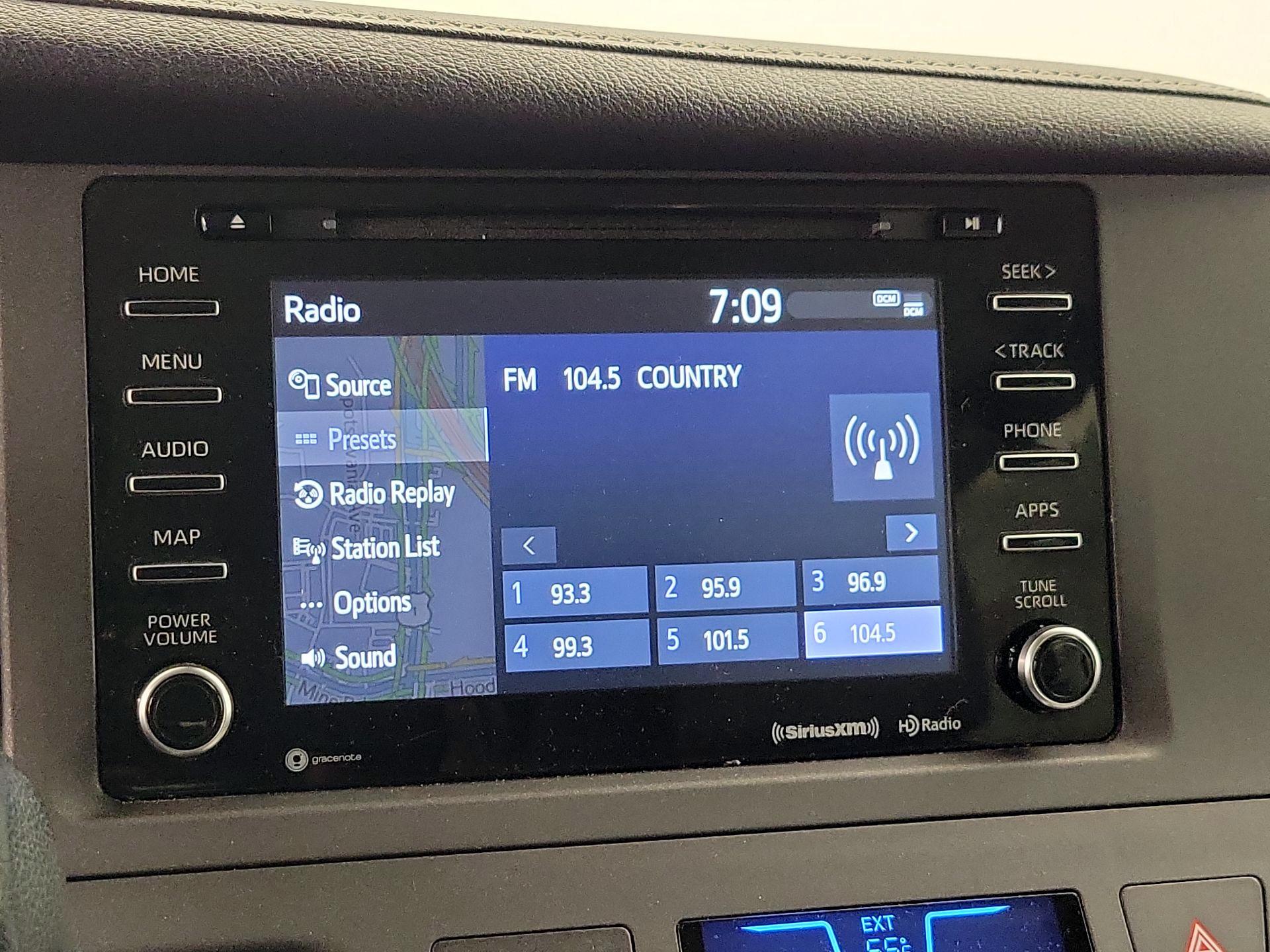 Thumbnail: 2018 Toyota Sienna - 16
