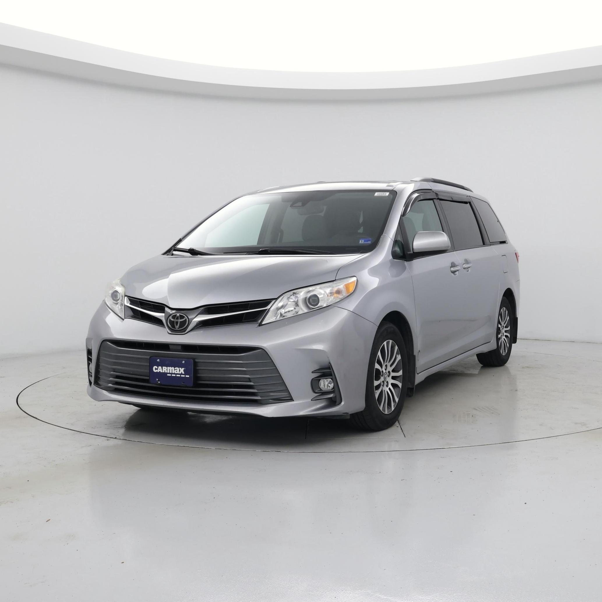 Thumbnail: 2018 Toyota Sienna - 4