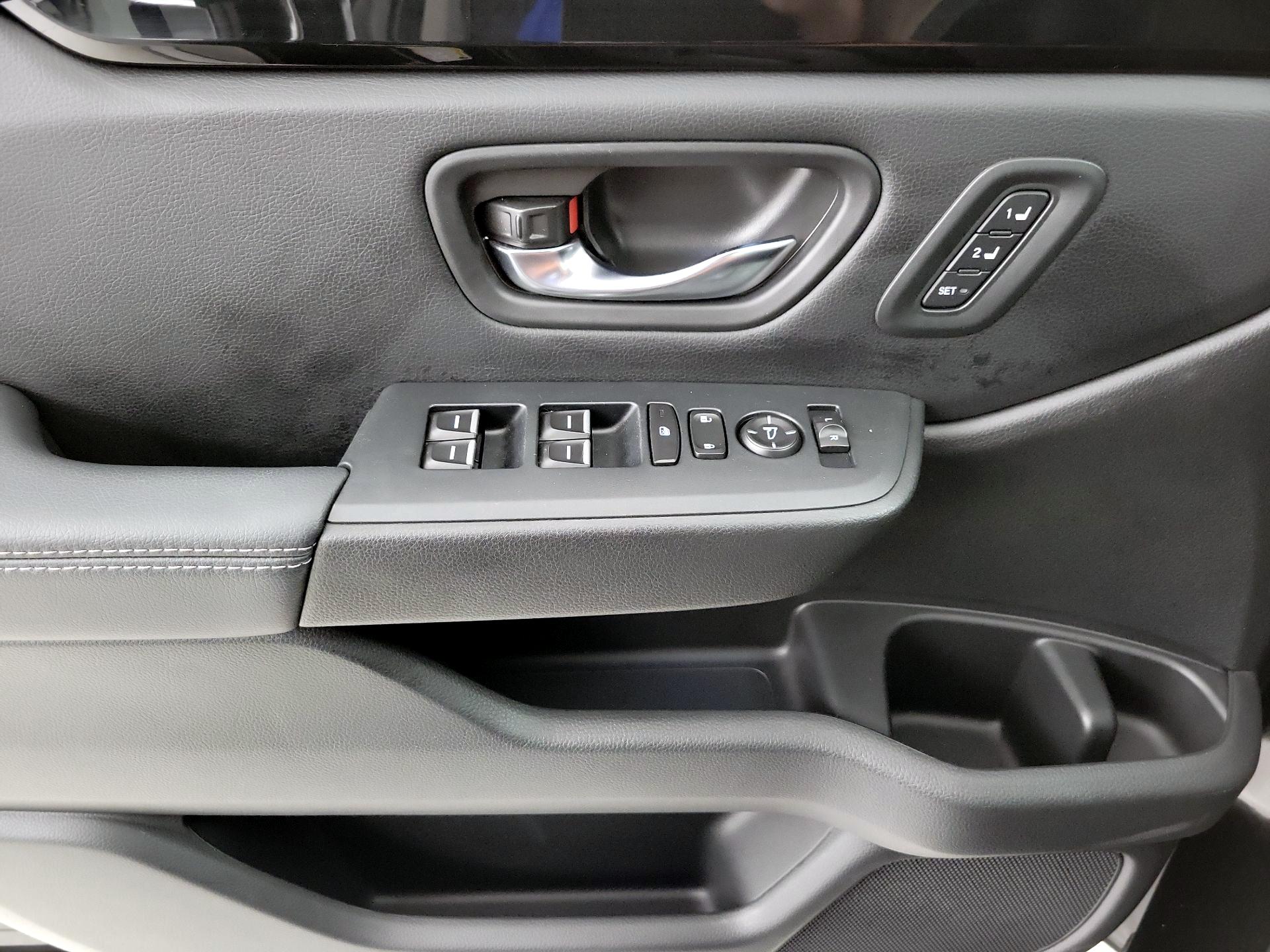 Thumbnail: 2024 Honda Pilot - 12
